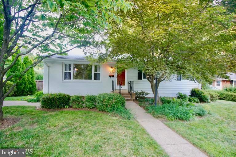 VIENNA WOODS - Residential Lease