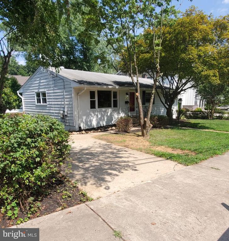 VIENNA WOODS - Residential Lease