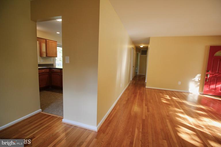 VIENNA WOODS - Residential Lease