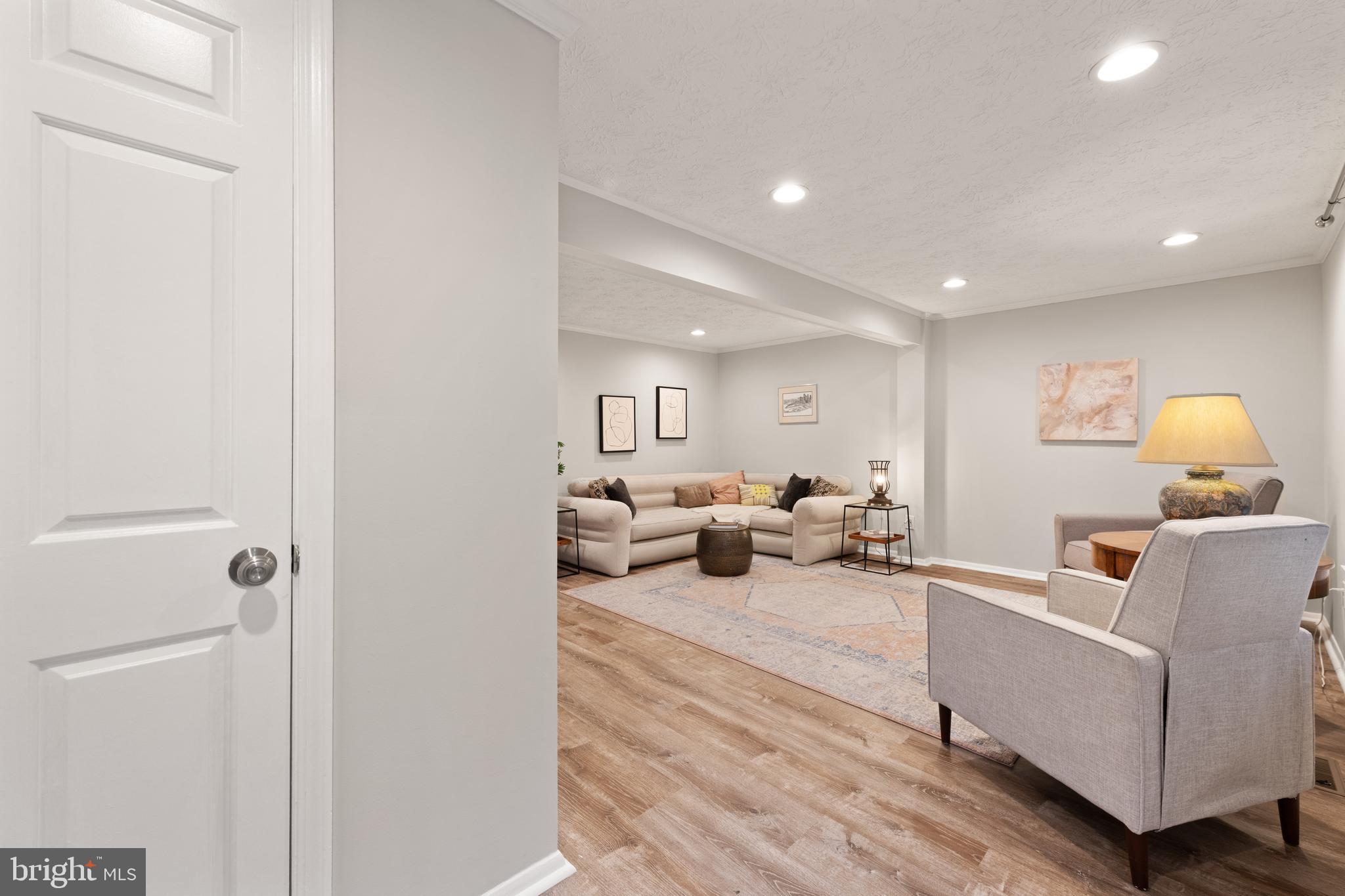 7310 GLENDOWER COURT