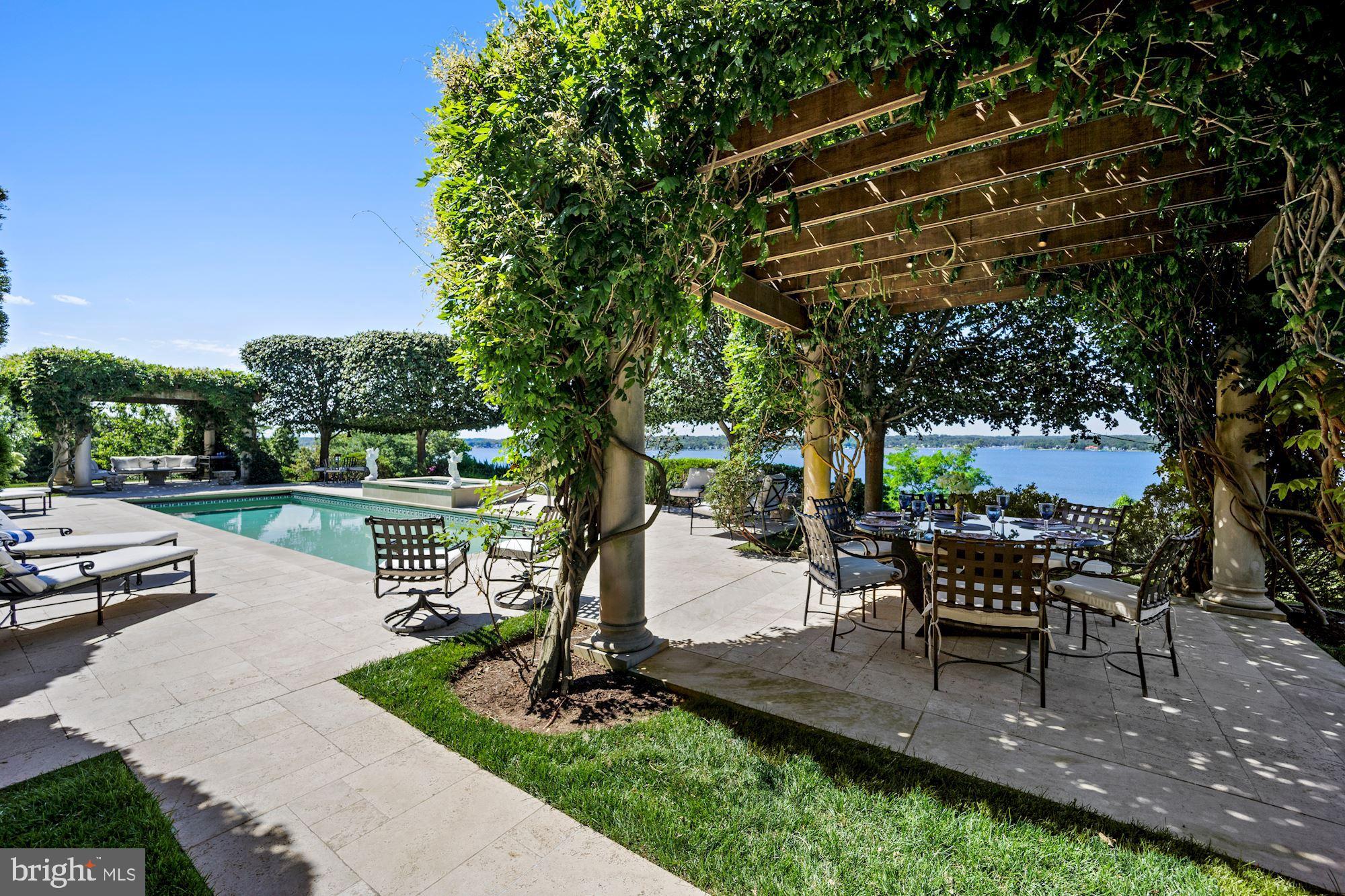 GIBSON ISLAND - Residential