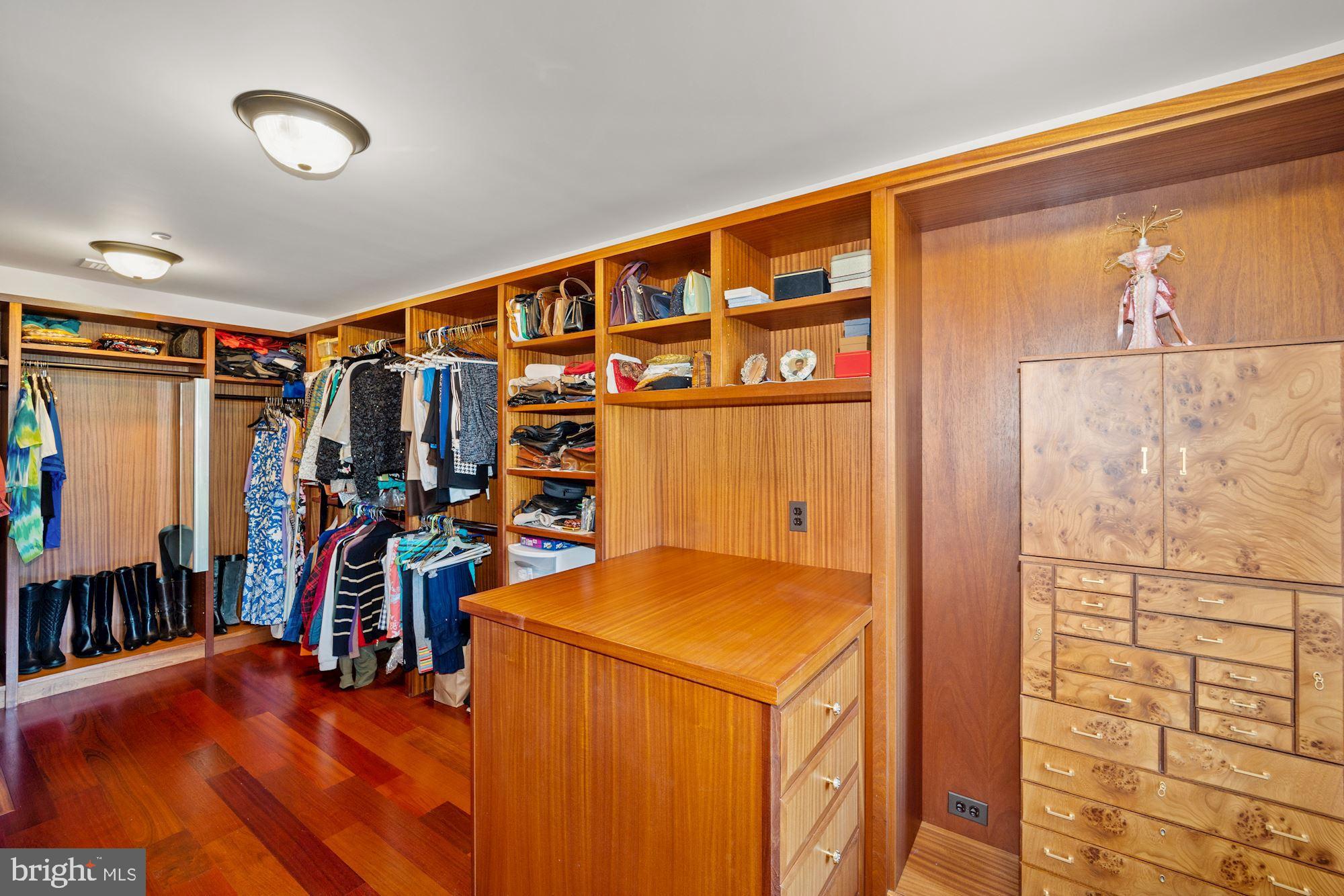 GIBSON ISLAND - Residential