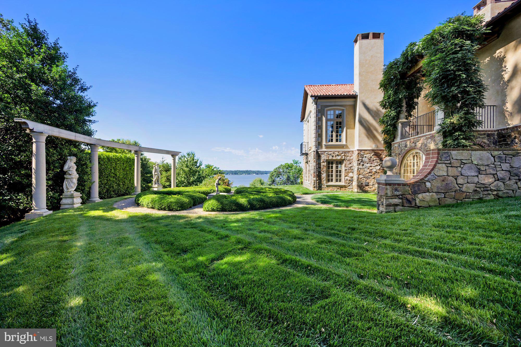 GIBSON ISLAND - Residential