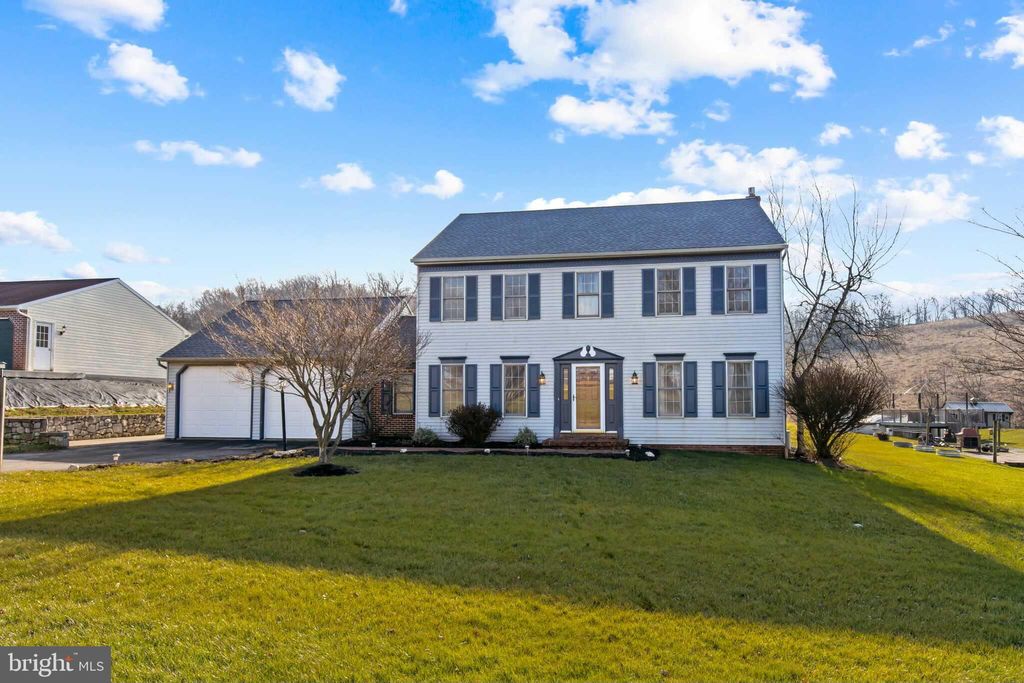 Photo of 306 SCHOOLHOUSE RD, NEW PROVIDENCE, PA 17560 (MLS # PALA2029552)