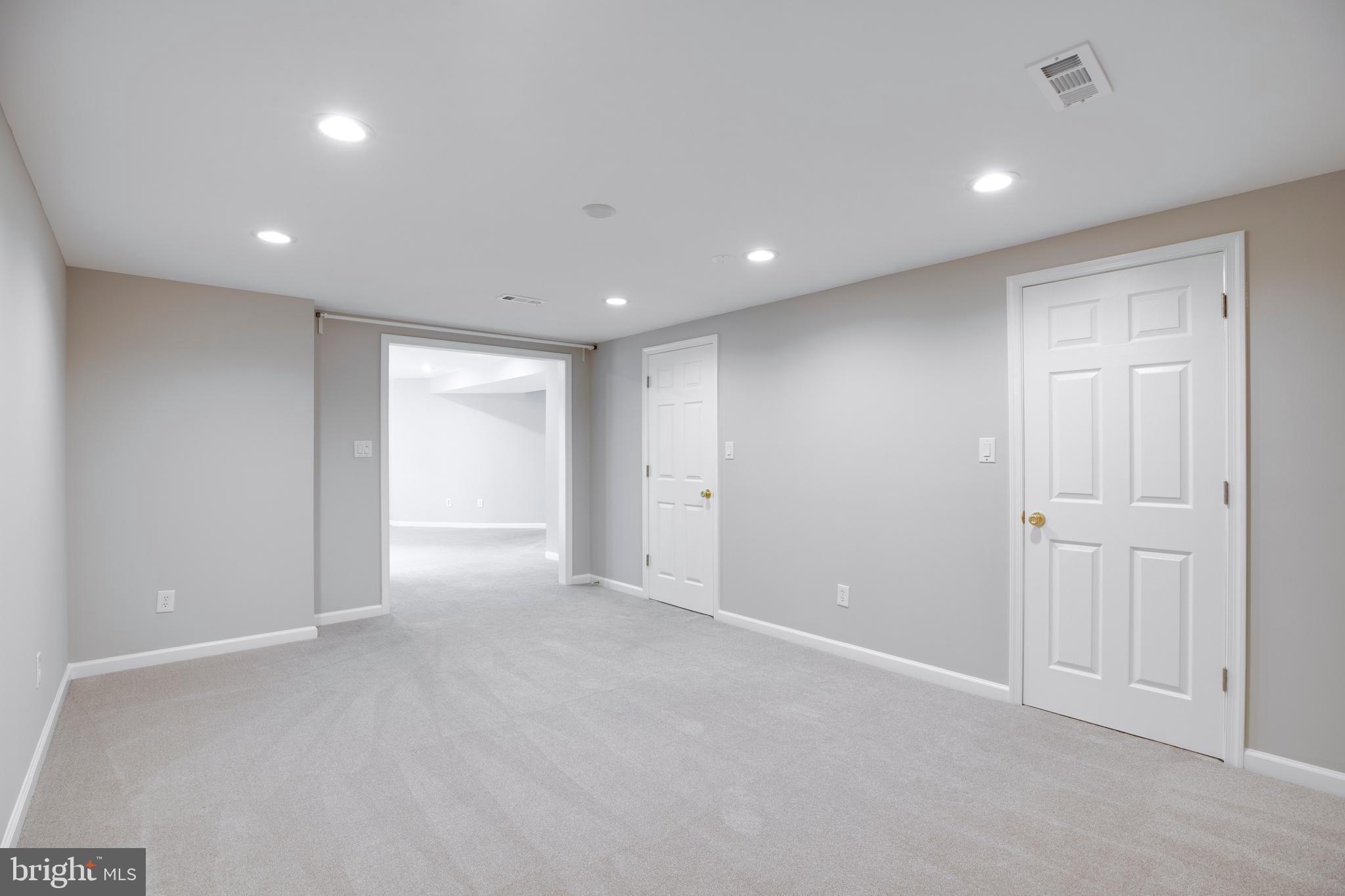 PARKSIDE MANOR - Residential