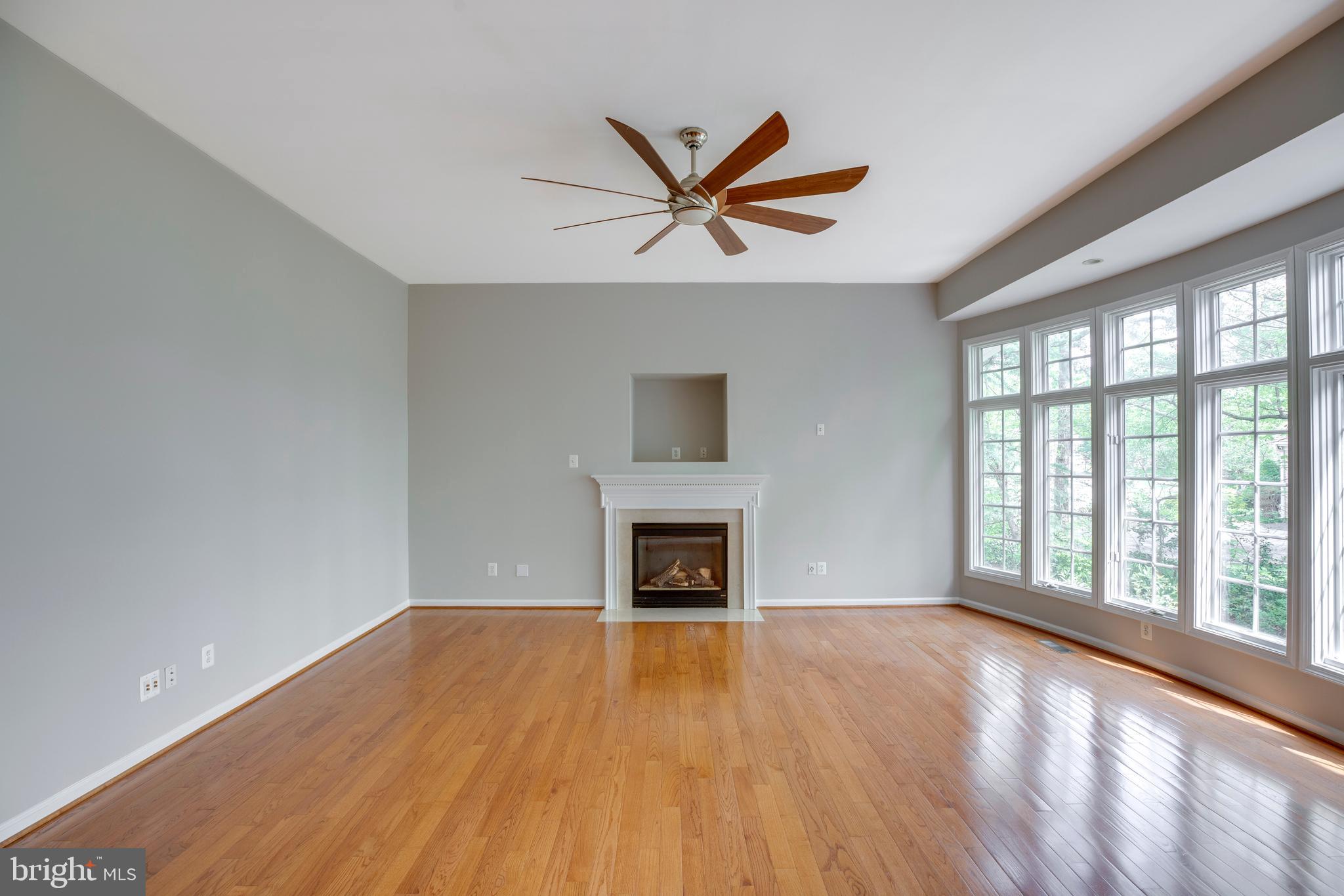 PARKSIDE MANOR - Residential