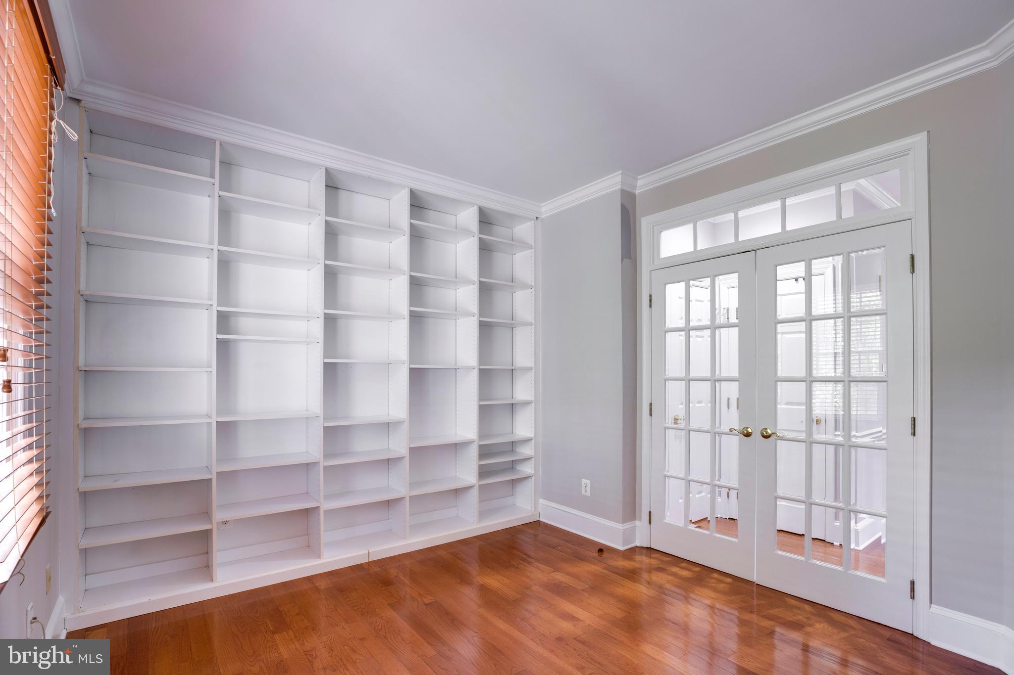 PARKSIDE MANOR - Residential