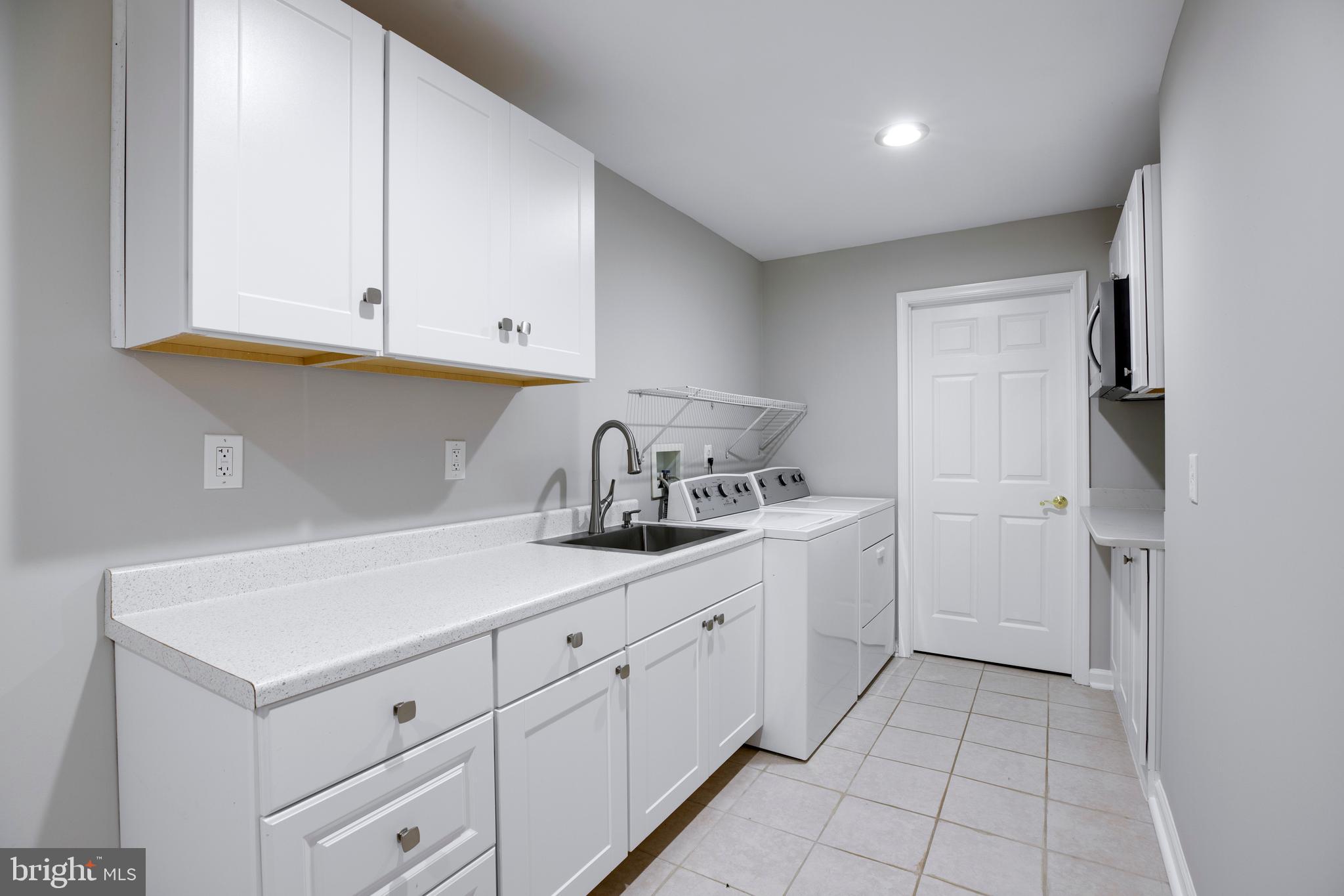 PARKSIDE MANOR - Residential