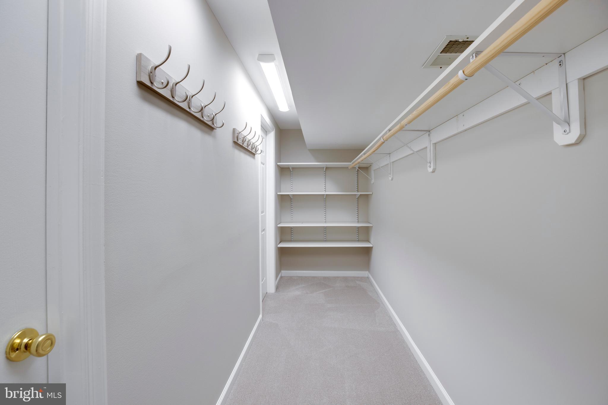 PARKSIDE MANOR - Residential