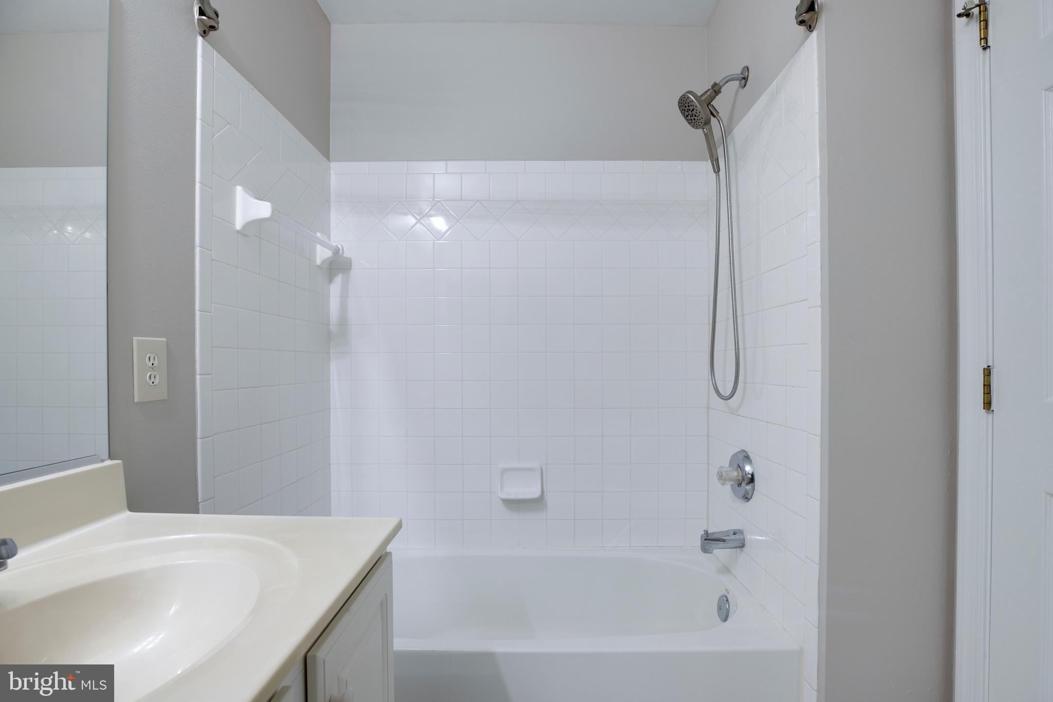 PARKSIDE MANOR - Residential