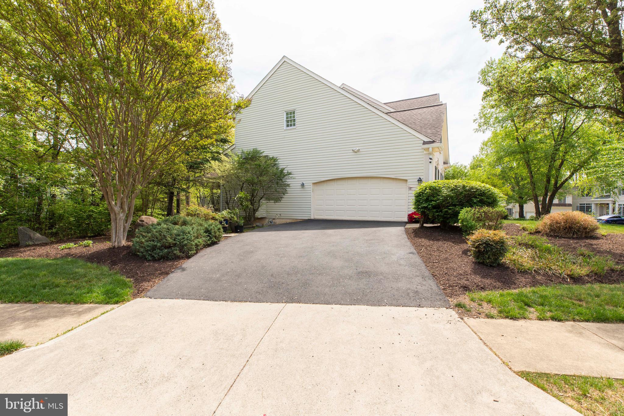 PARKSIDE MANOR - Residential