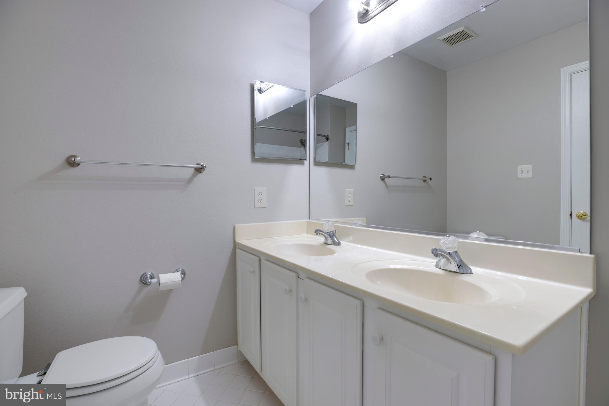 PARKSIDE MANOR - Residential