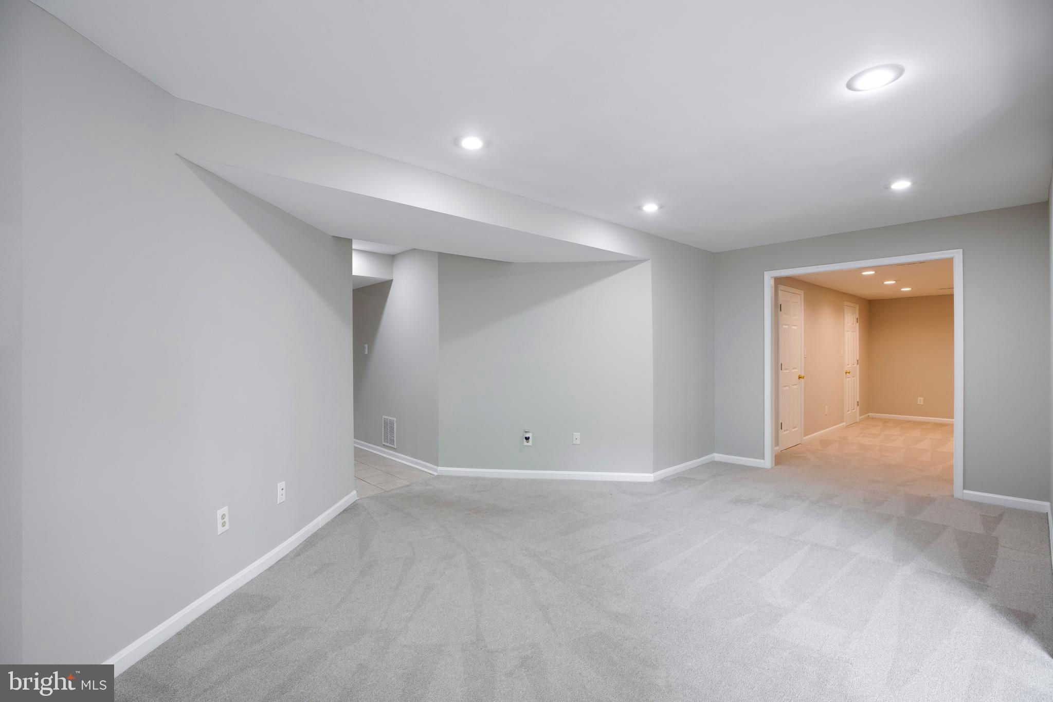 PARKSIDE MANOR - Residential