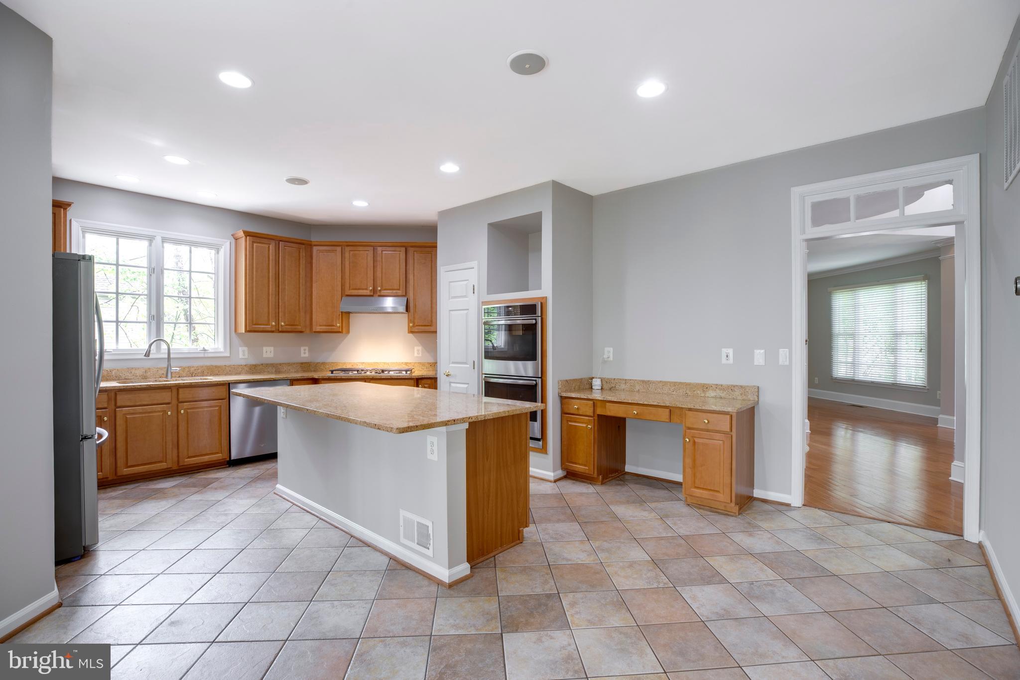 PARKSIDE MANOR - Residential