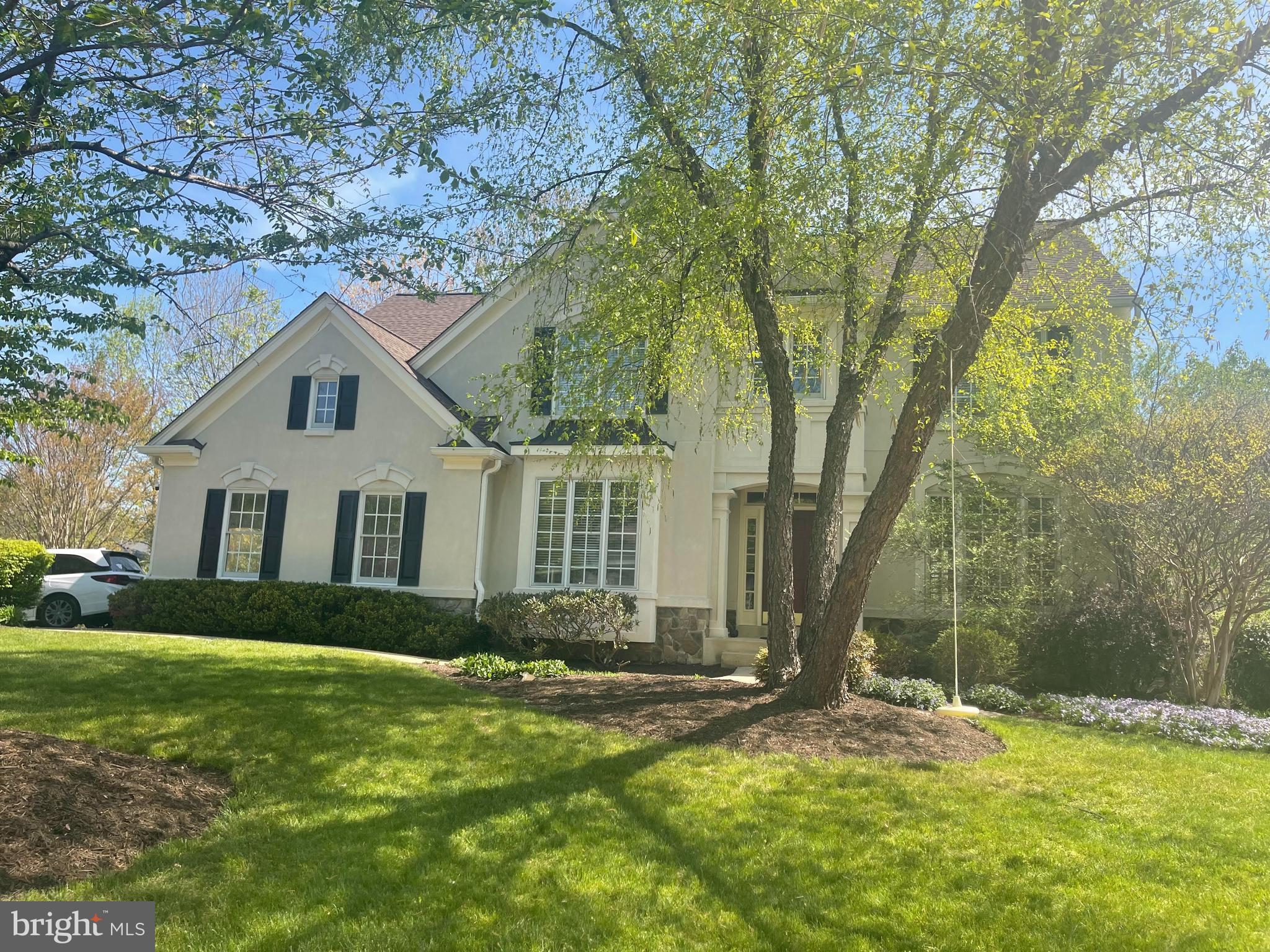 4755 SUN ORCHARD DRIVE