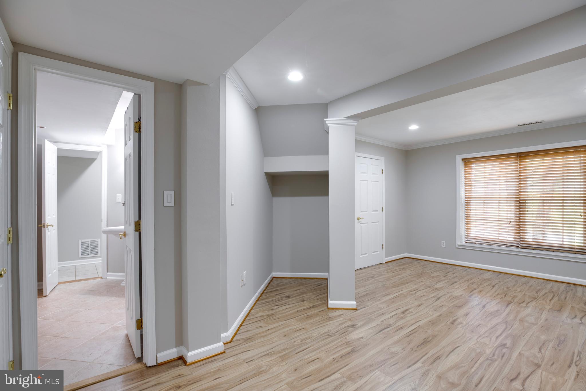 PARKSIDE MANOR - Residential