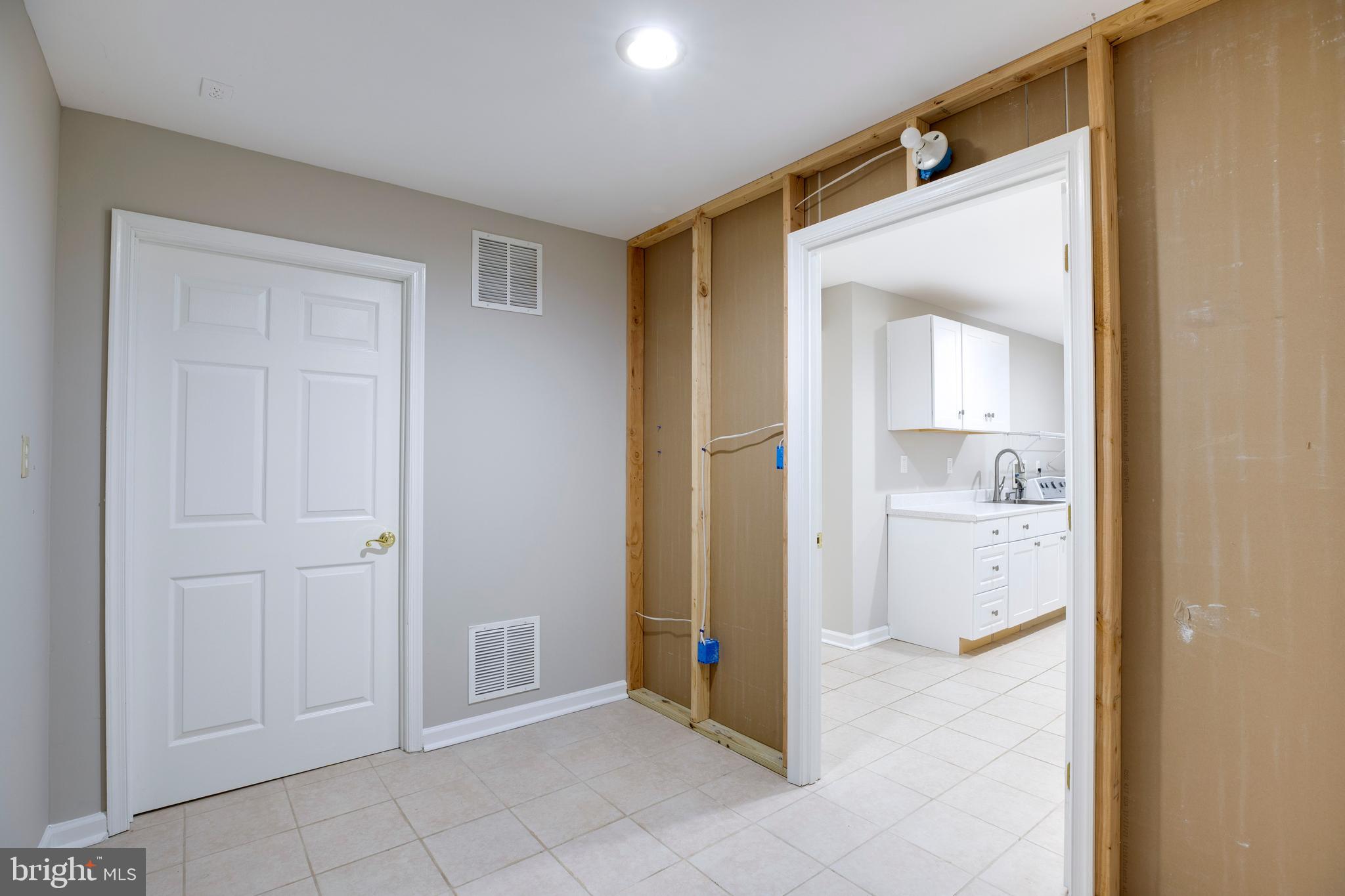 PARKSIDE MANOR - Residential