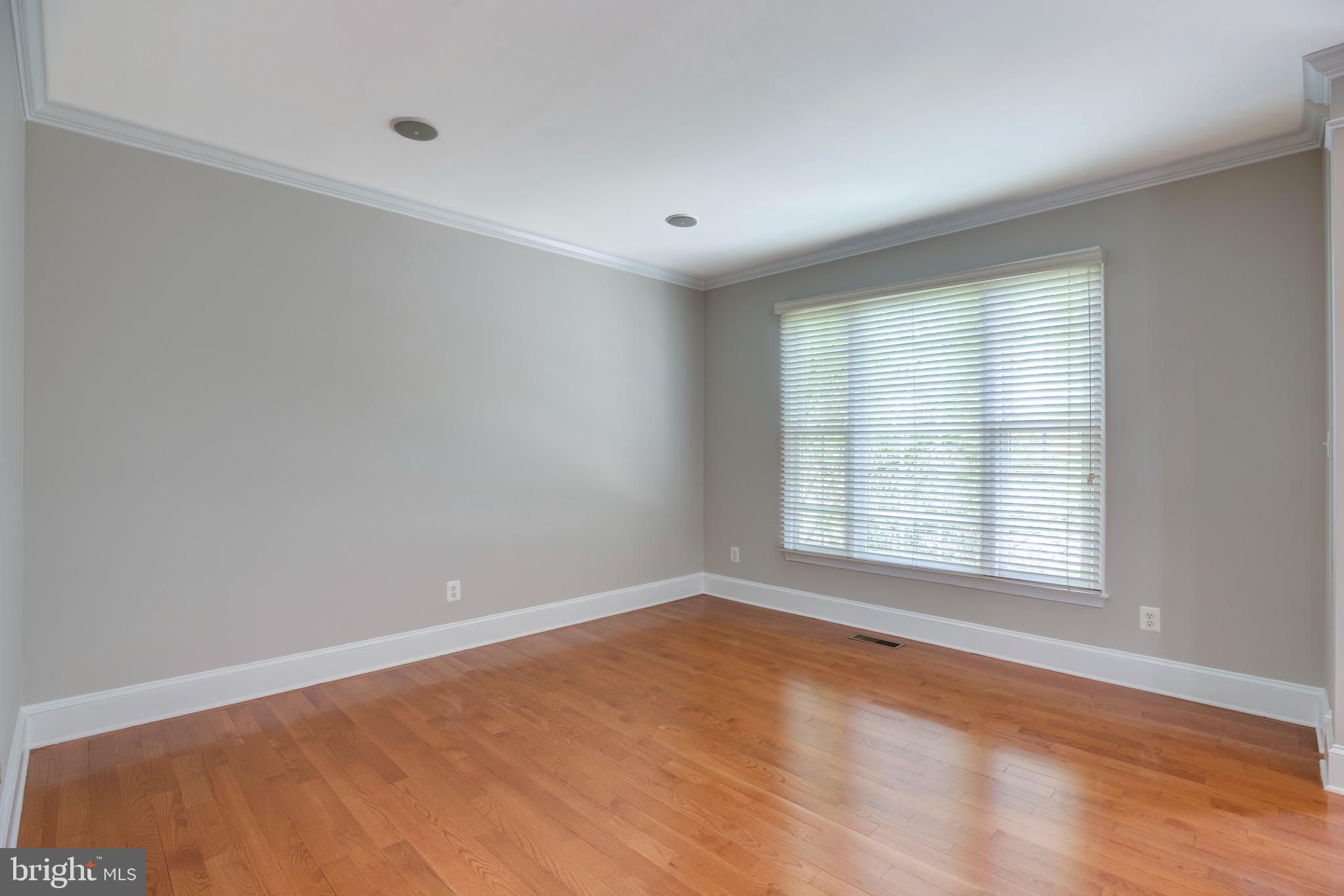 PARKSIDE MANOR - Residential