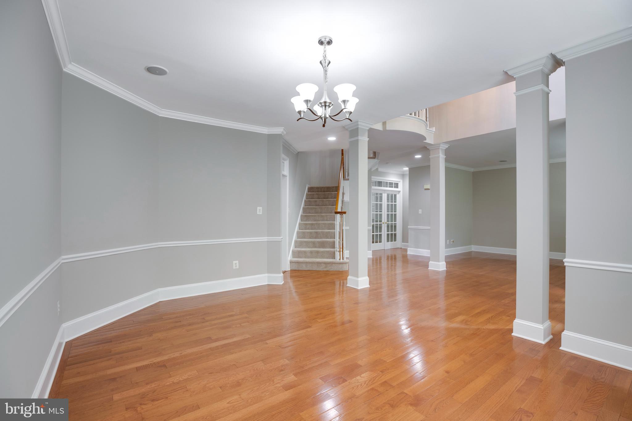 PARKSIDE MANOR - Residential