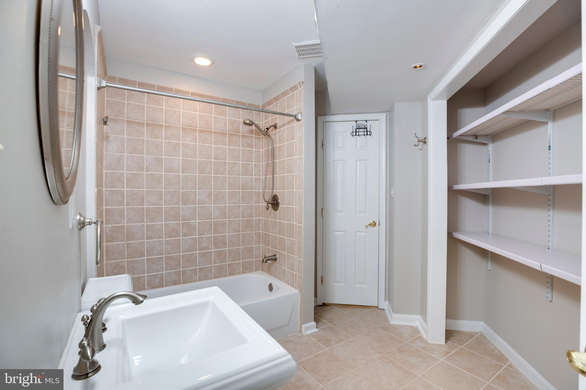 PARKSIDE MANOR - Residential