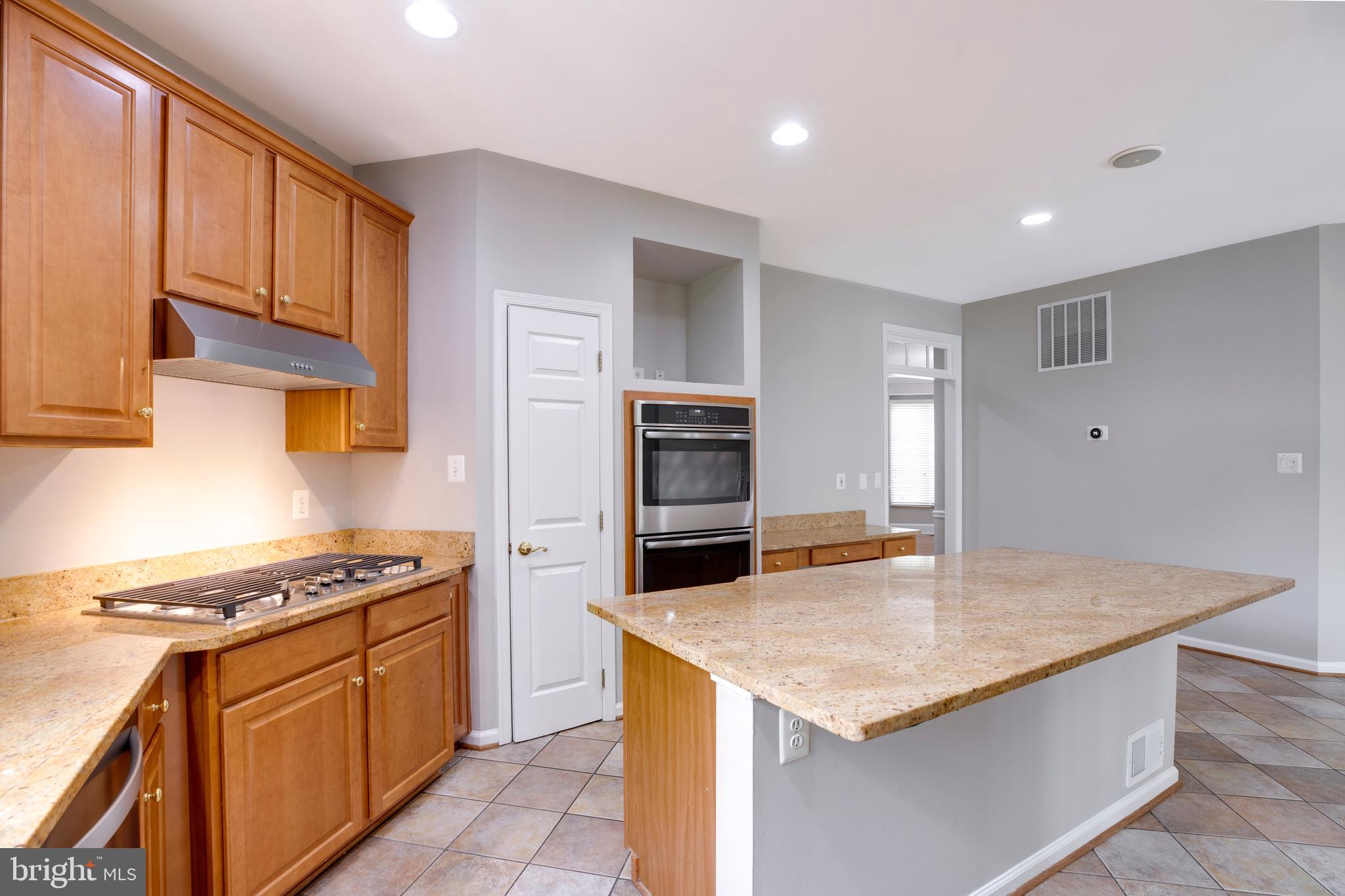 PARKSIDE MANOR - Residential