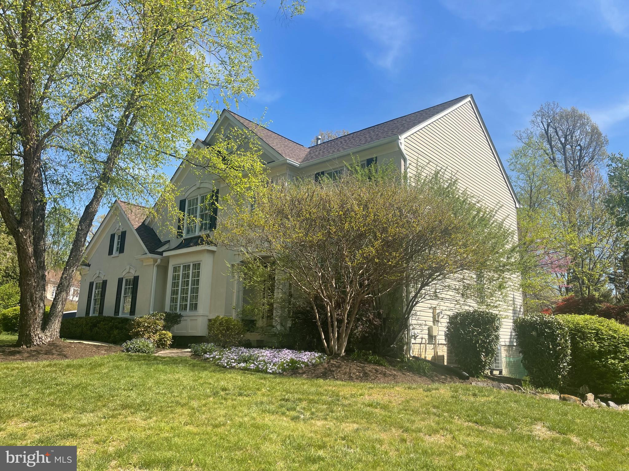 4755 SUN ORCHARD DRIVE