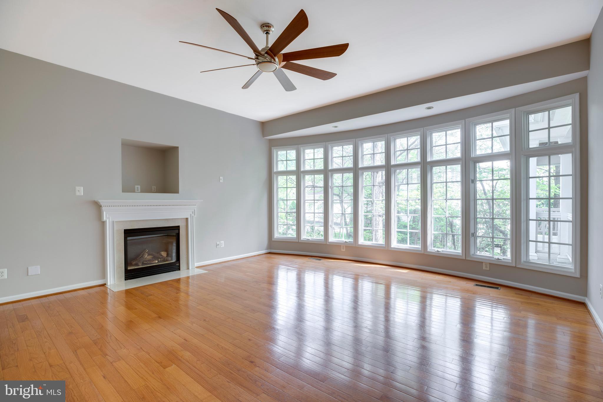 PARKSIDE MANOR - Residential