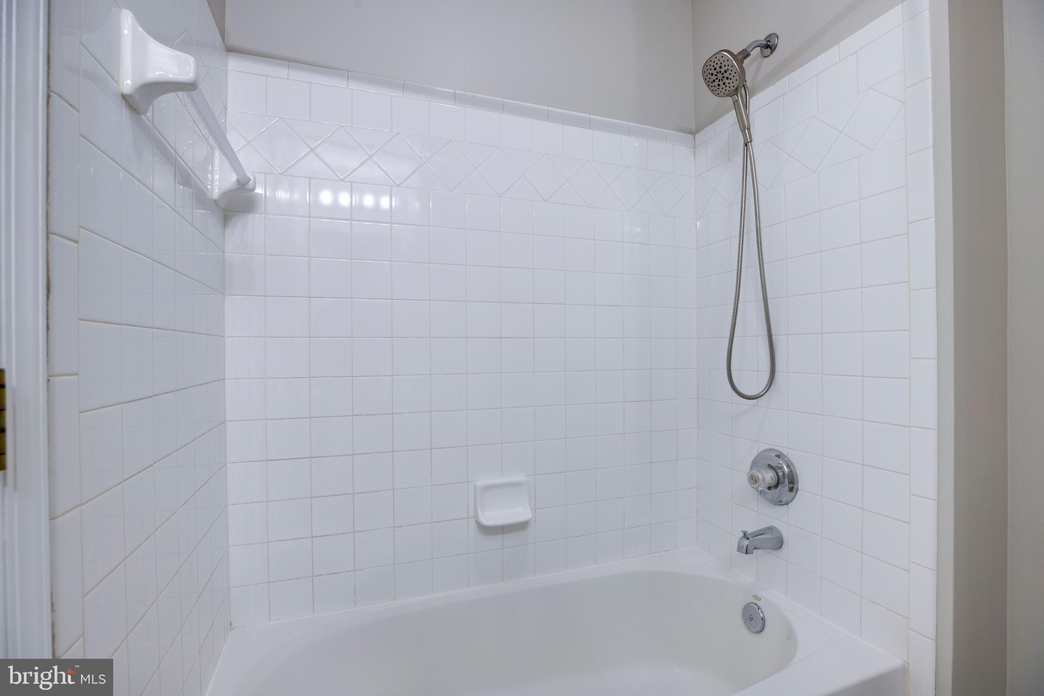 PARKSIDE MANOR - Residential