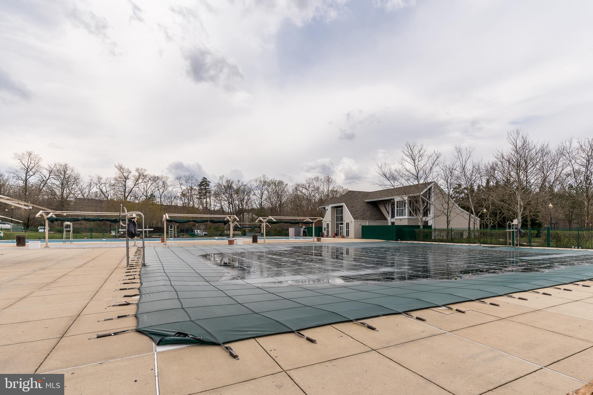RUSSETT - Residential