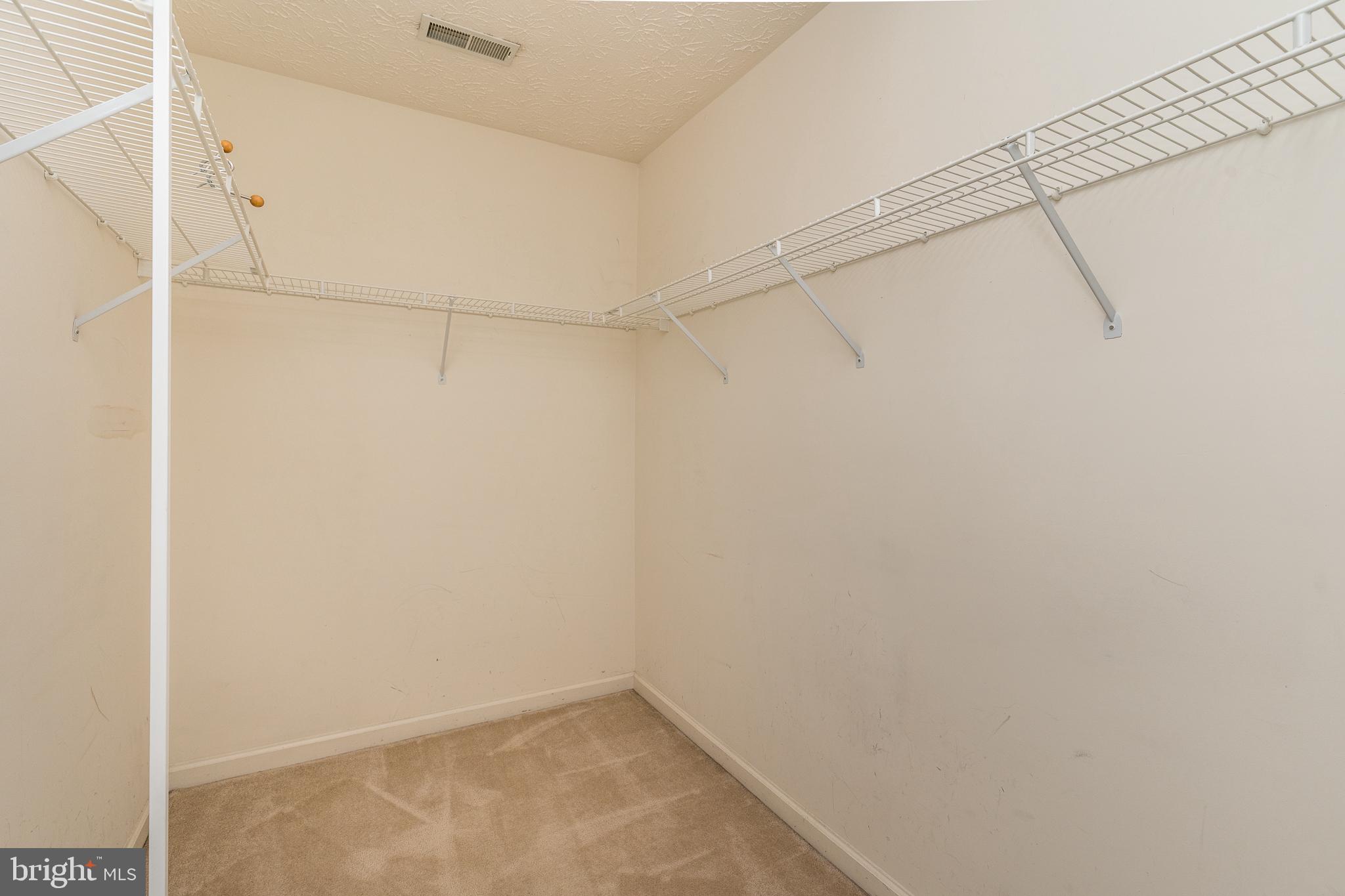 RUSSETT - Residential