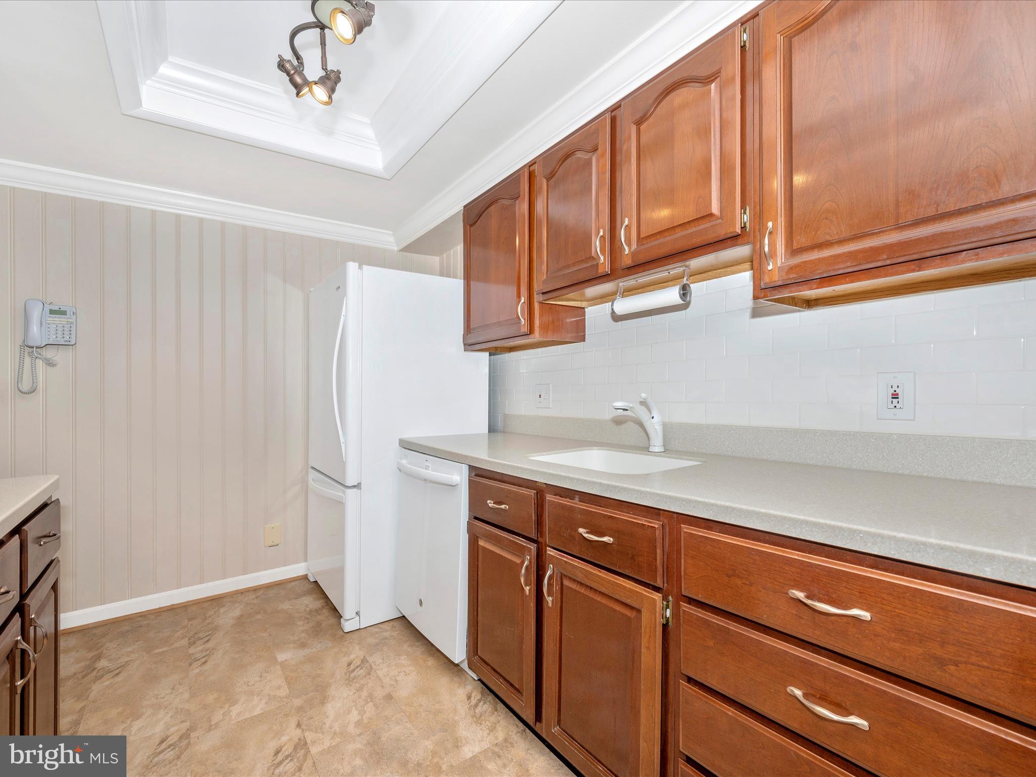 LEISURE WORLD - Residential