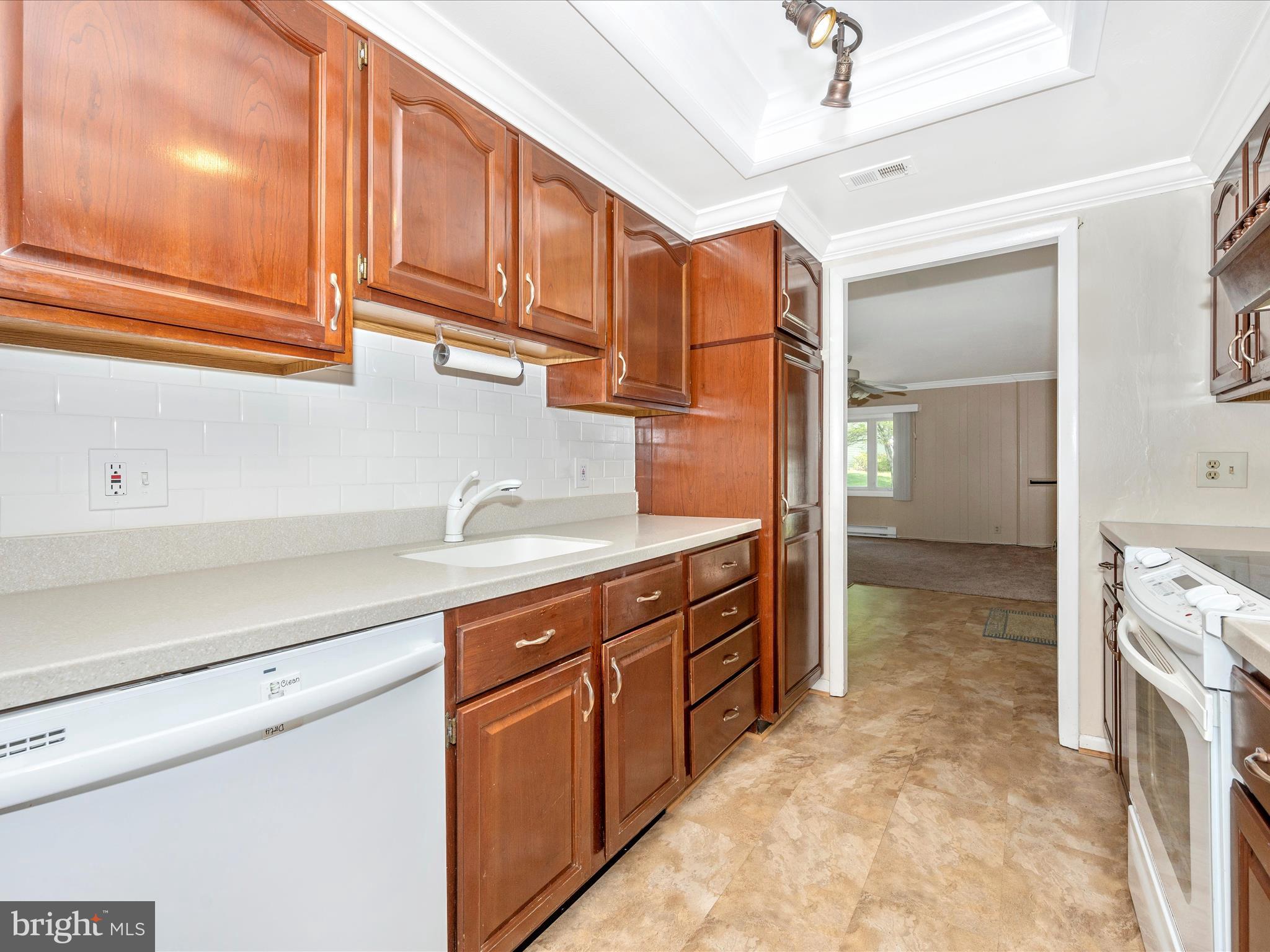 LEISURE WORLD - Residential