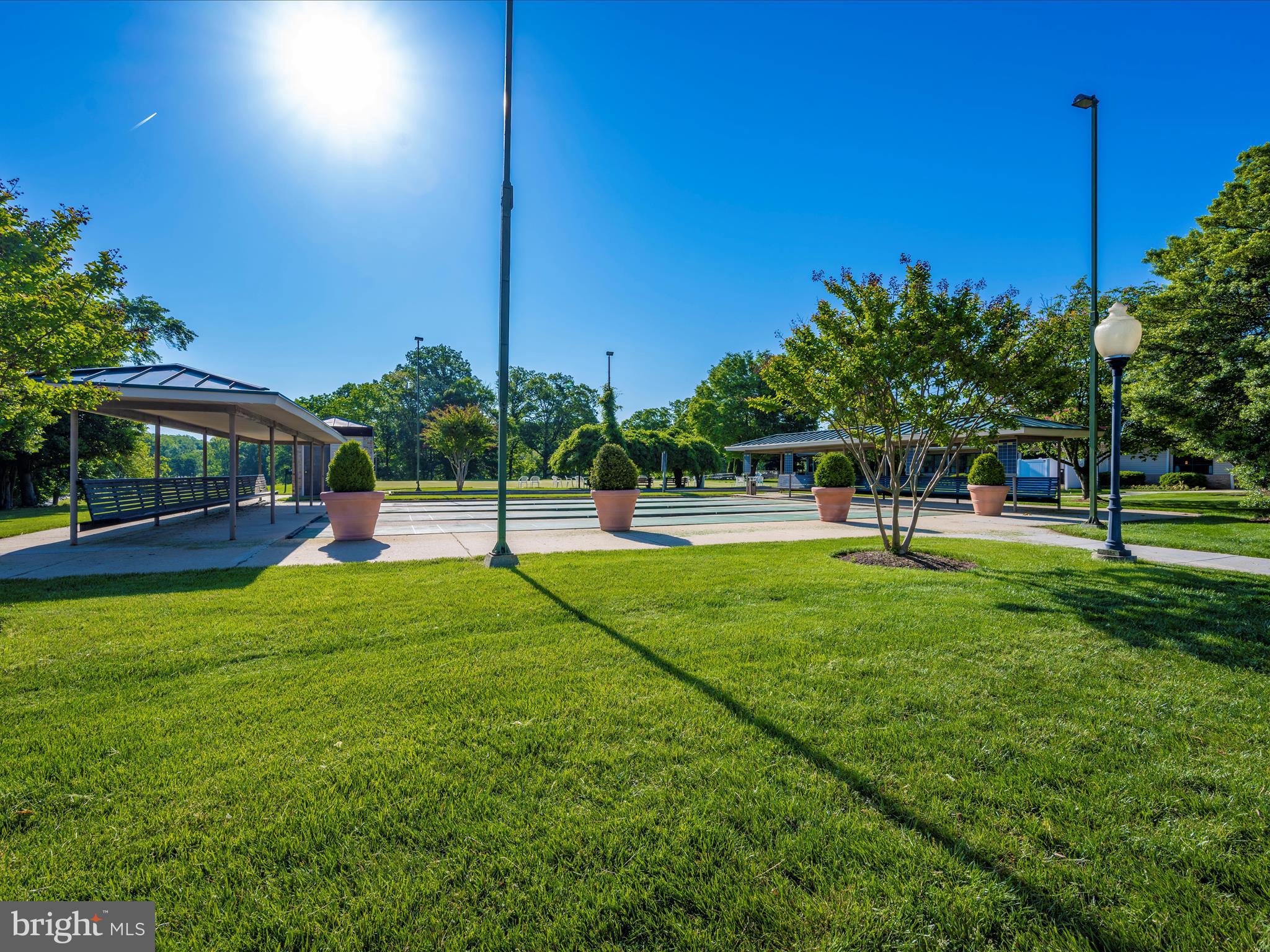 LEISURE WORLD - Residential