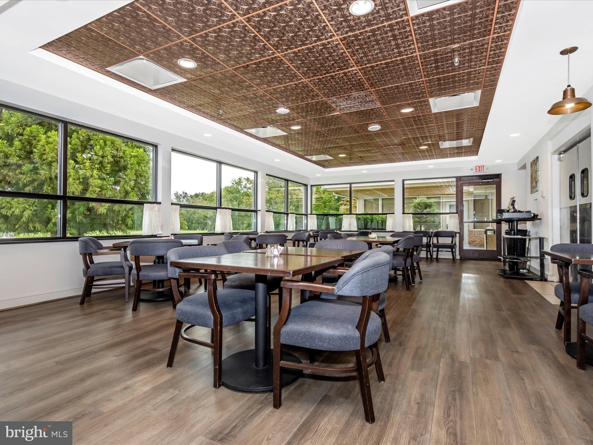 LEISURE WORLD - Residential