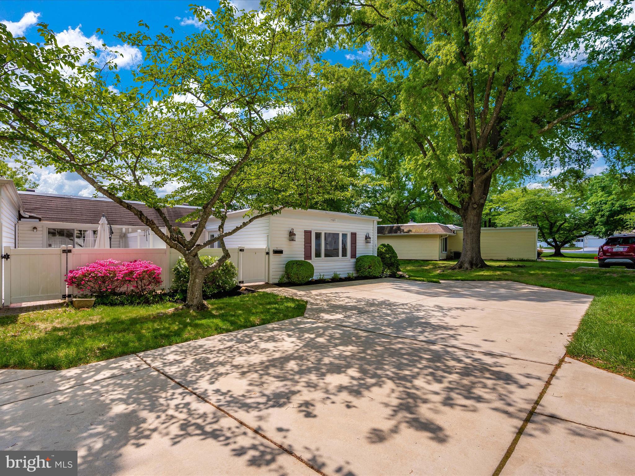 LEISURE WORLD - Residential