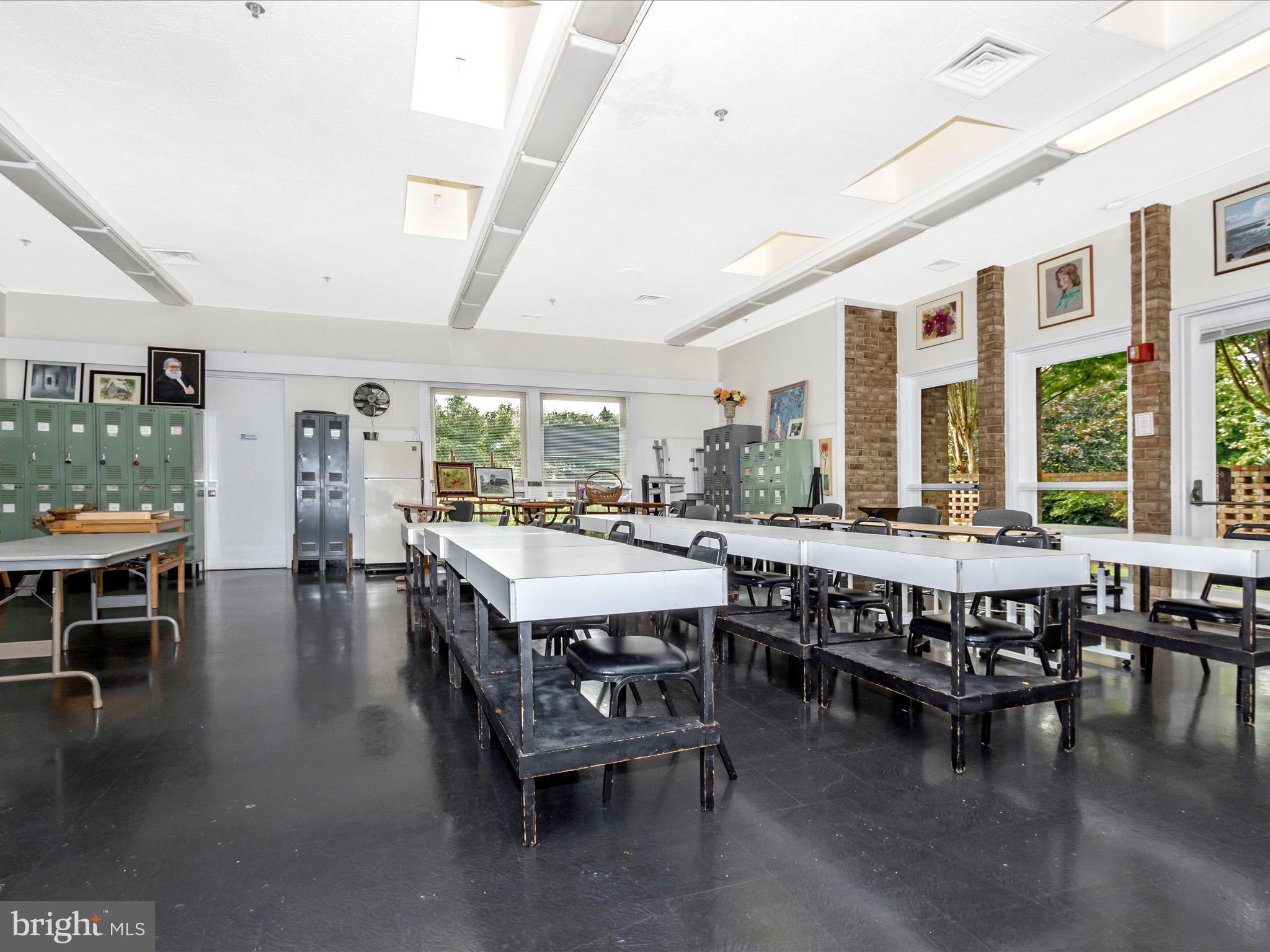 LEISURE WORLD - Residential