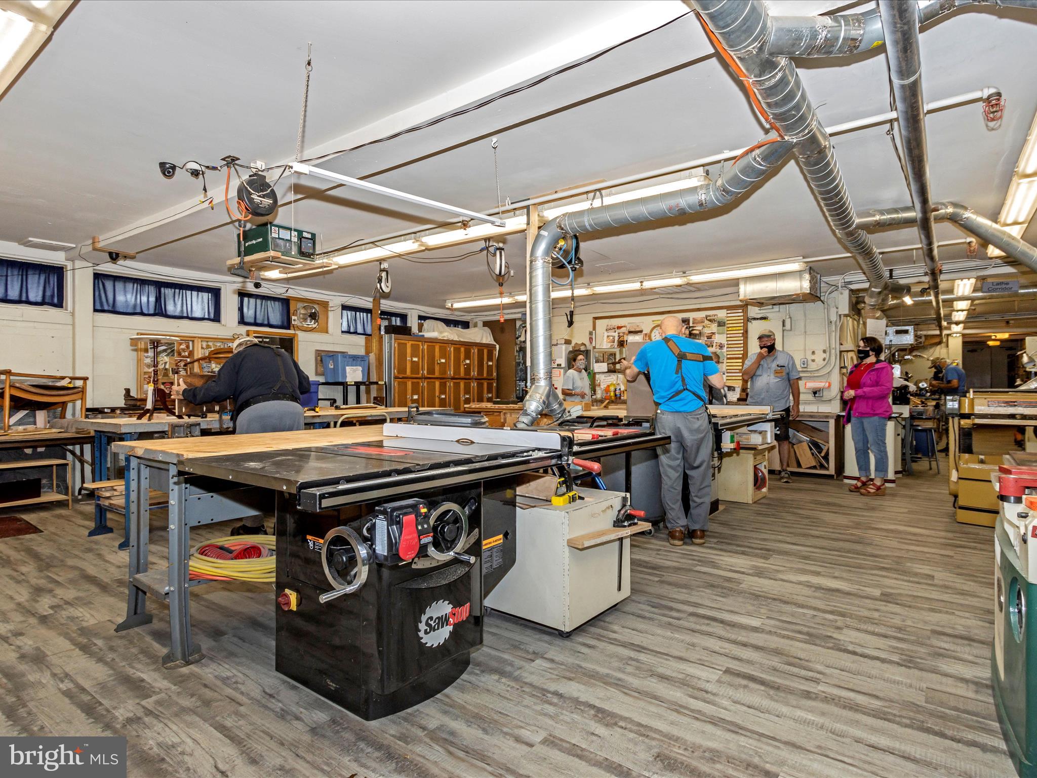 LEISURE WORLD - Residential