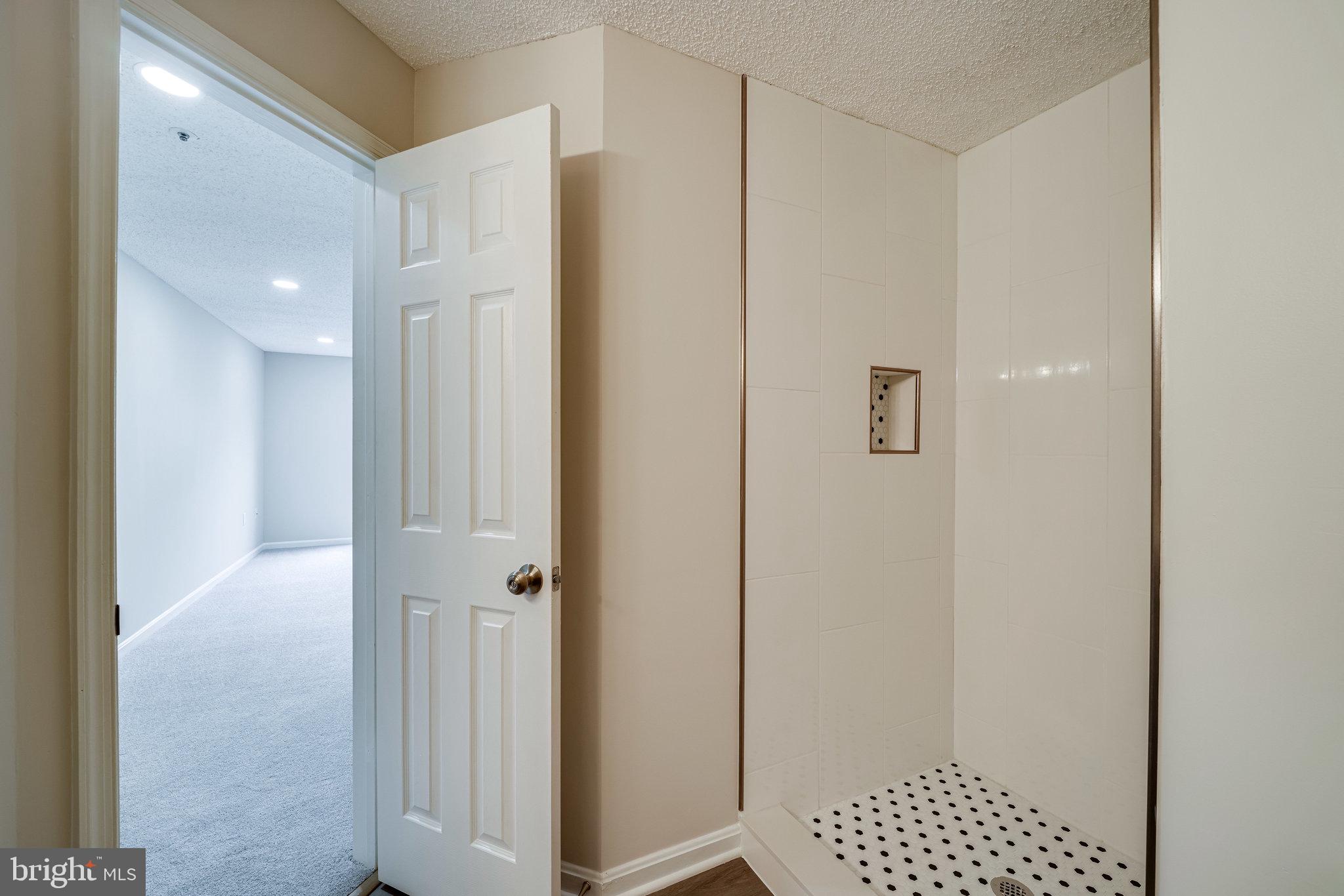 HILLWOOD - Residential