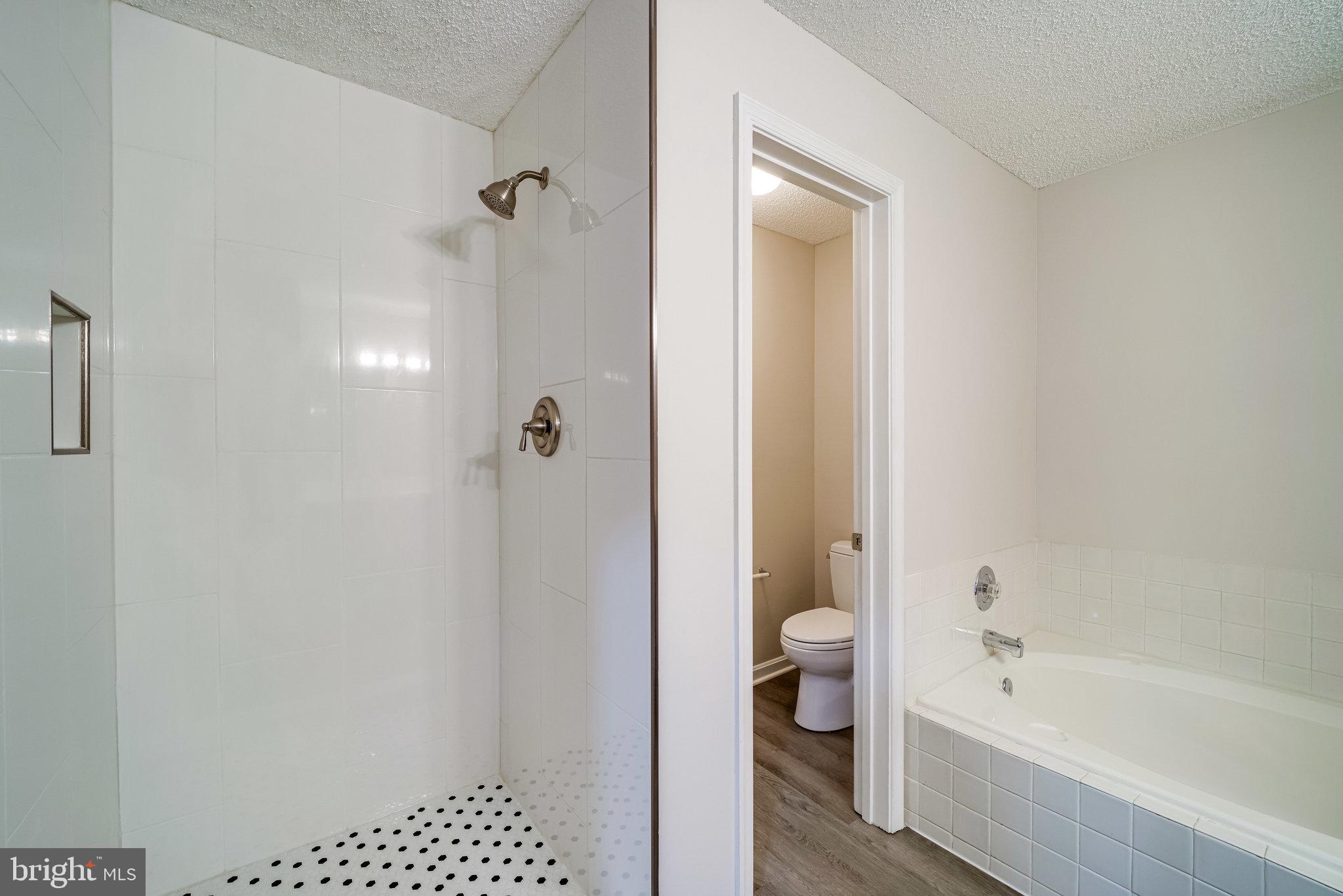 HILLWOOD - Residential