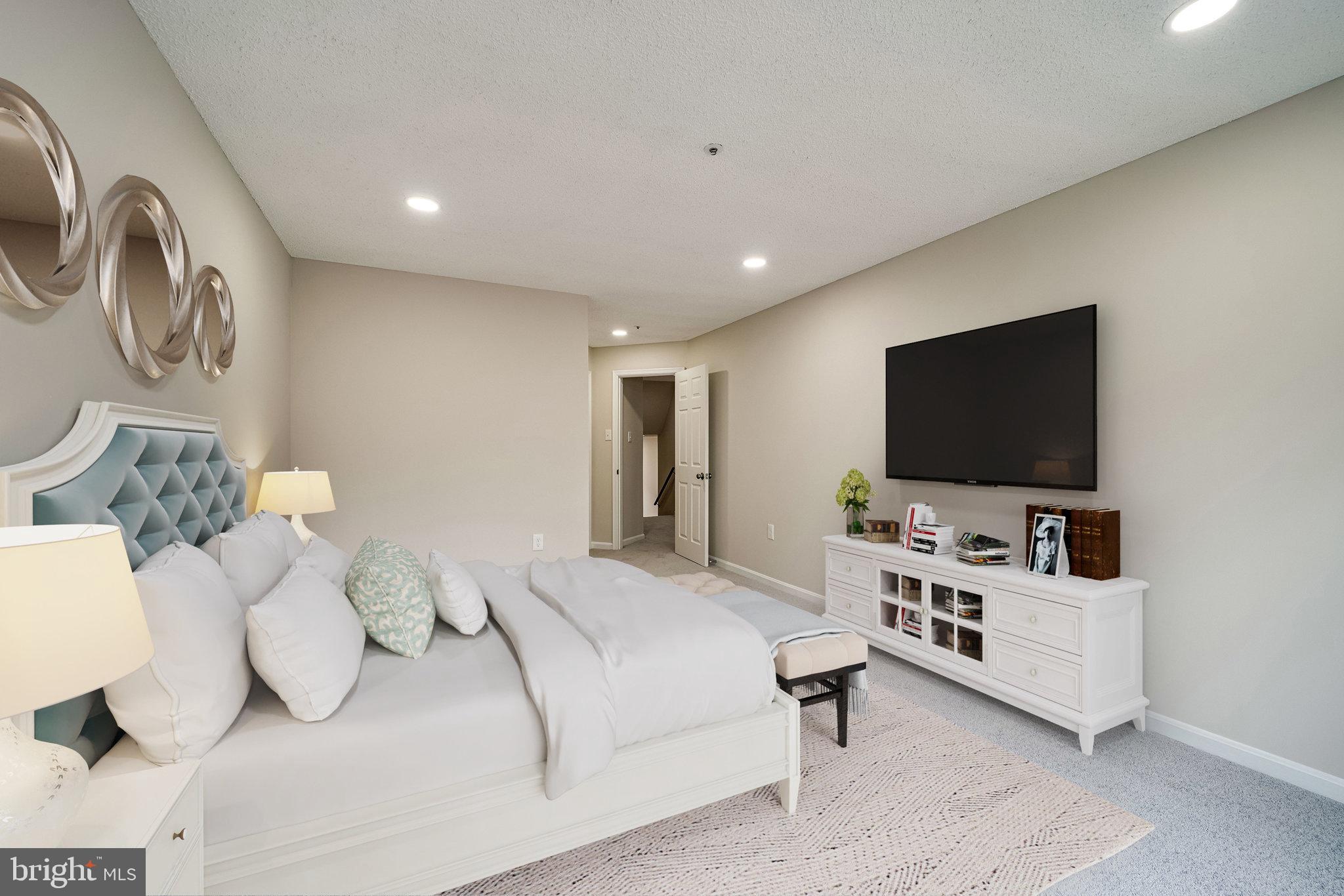 HILLWOOD - Residential