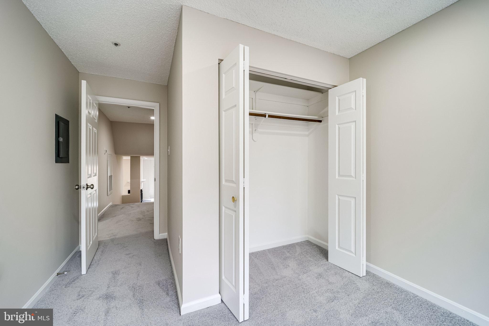 HILLWOOD - Residential