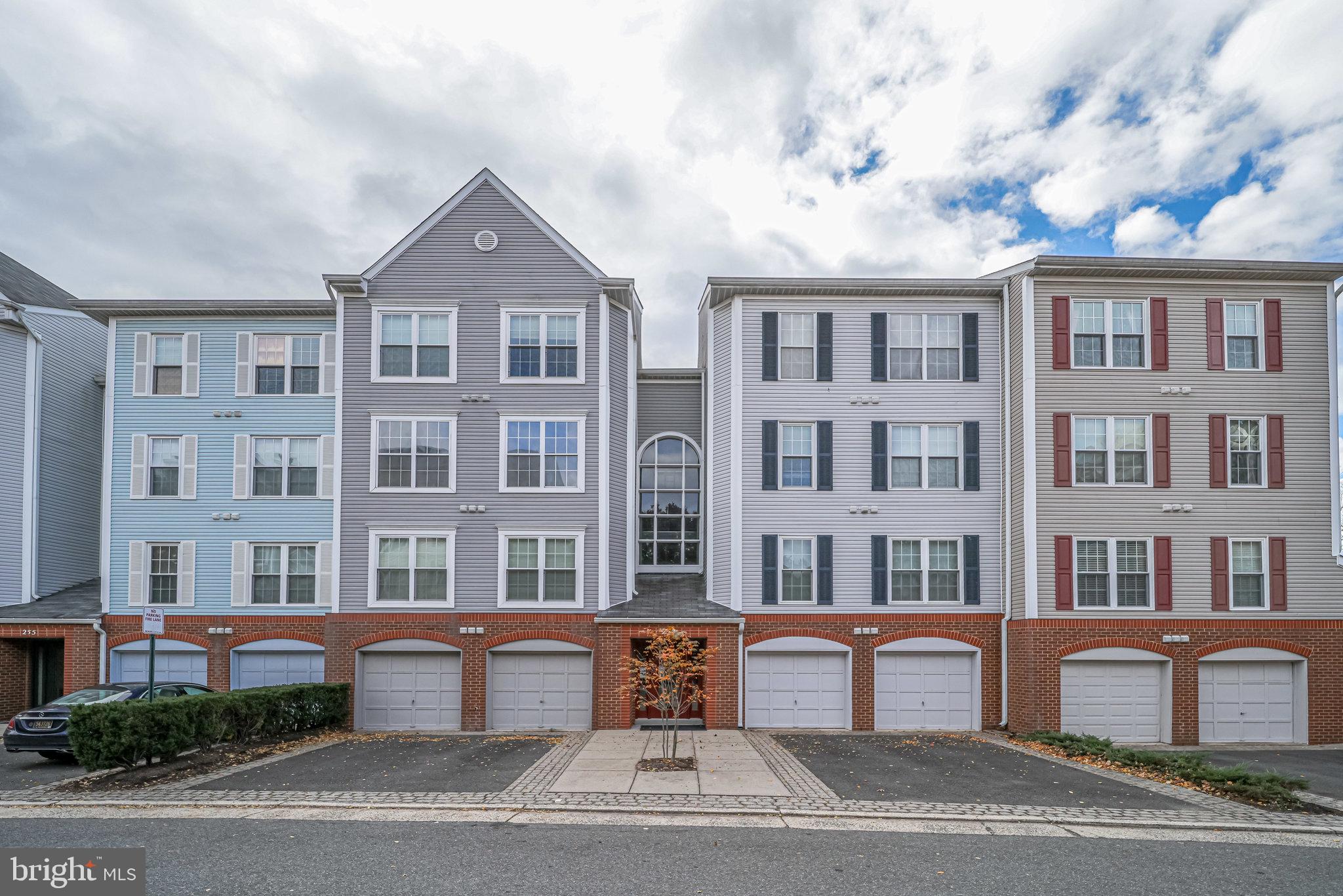 HILLWOOD - Residential