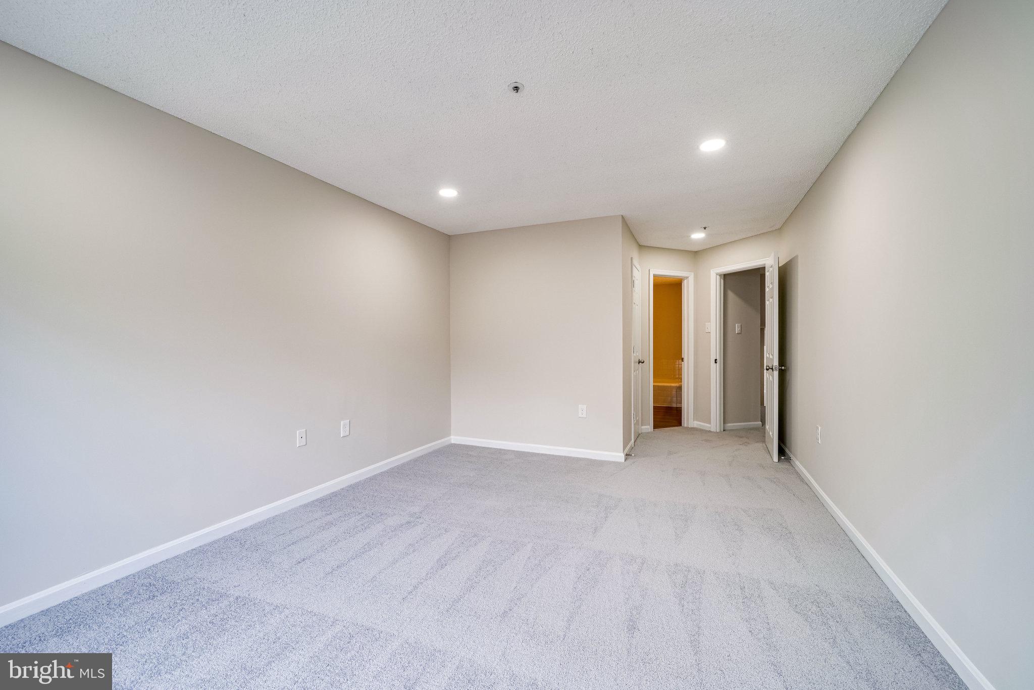 HILLWOOD - Residential