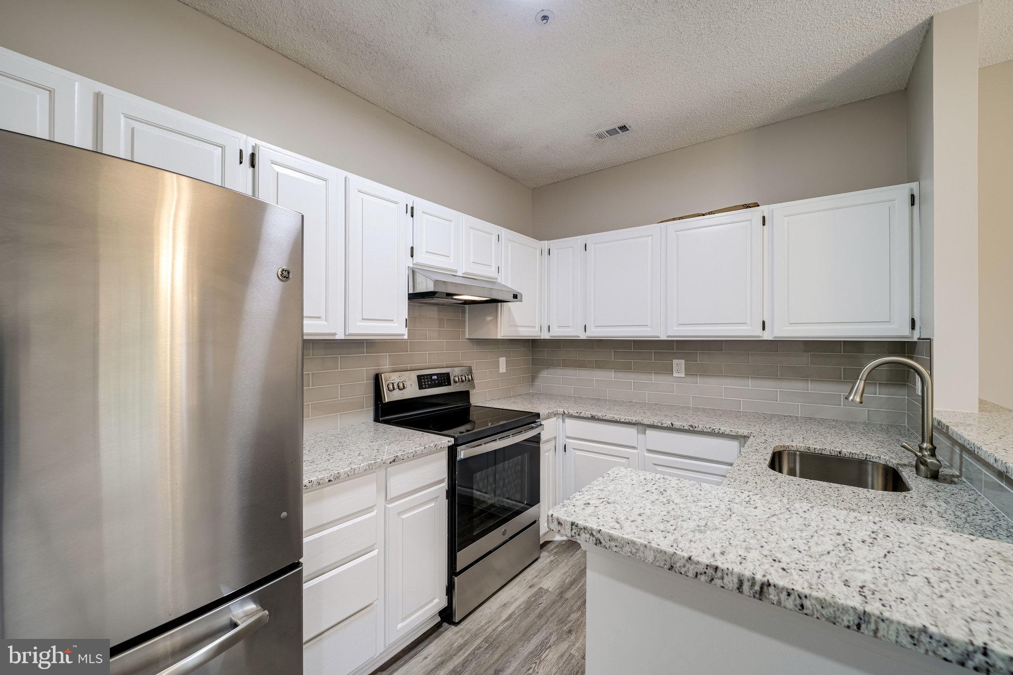 HILLWOOD - Residential