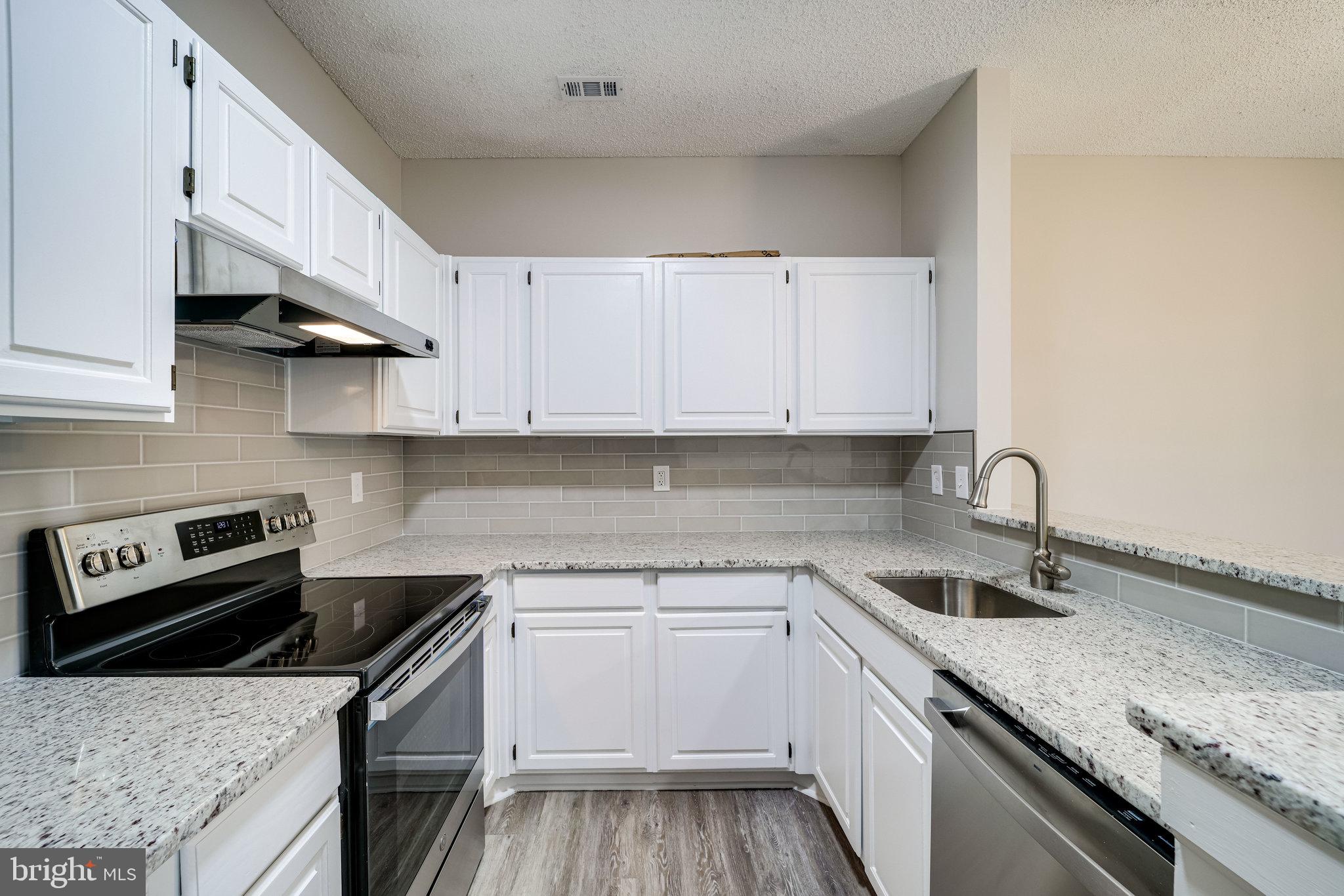 HILLWOOD - Residential