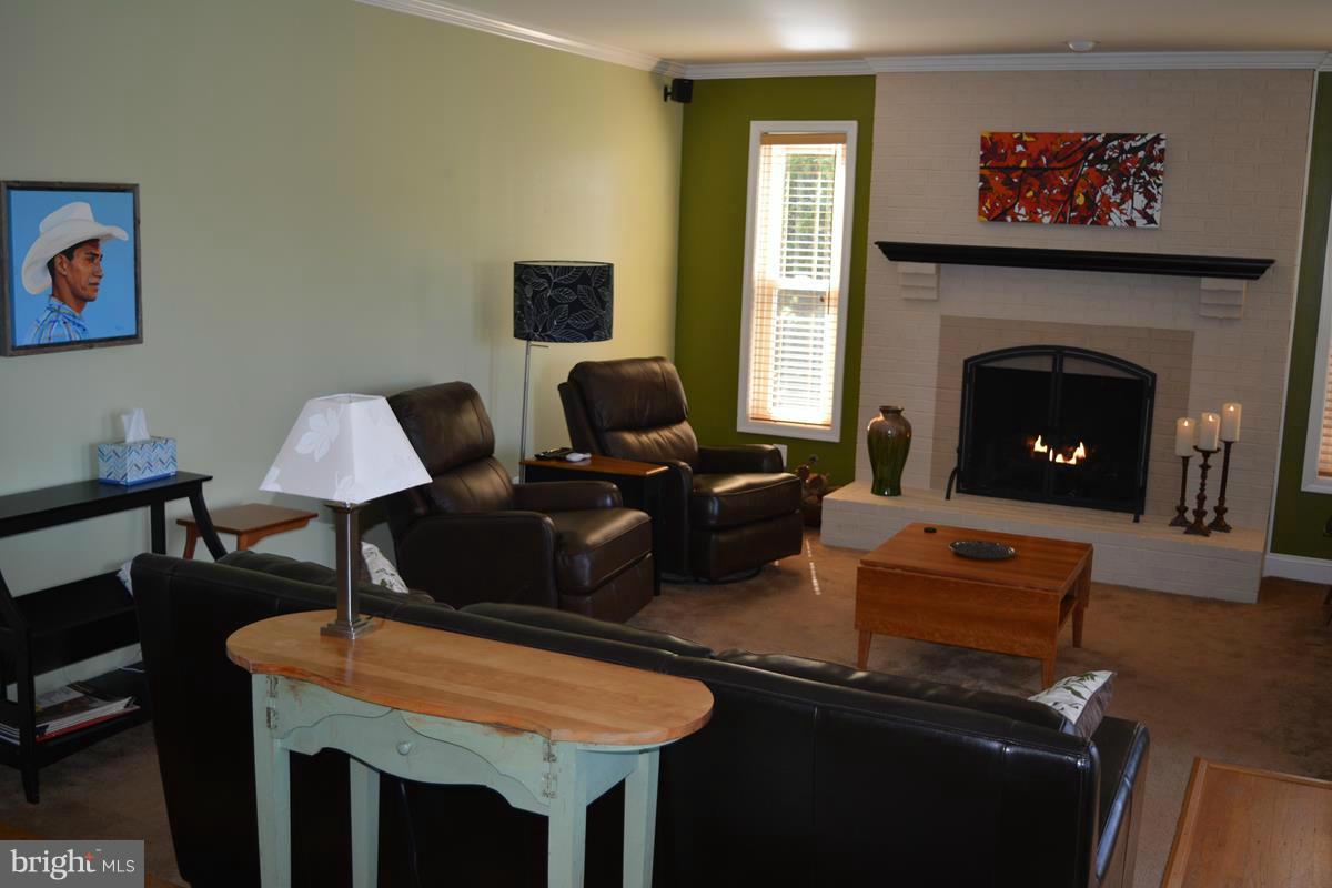 ENGLISH MEADOWS - Residential