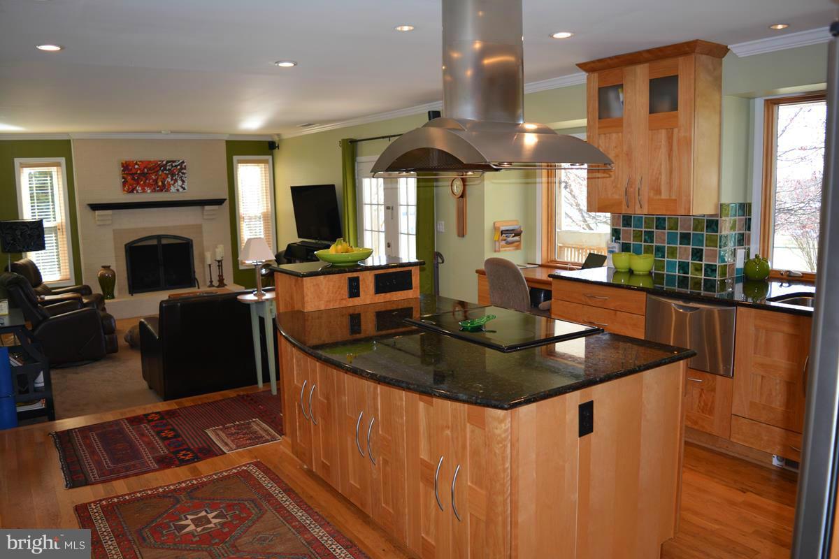 ENGLISH MEADOWS - Residential