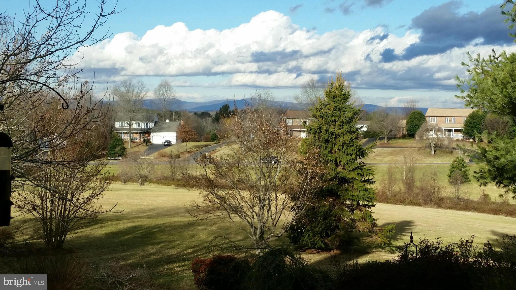 ENGLISH MEADOWS - Residential