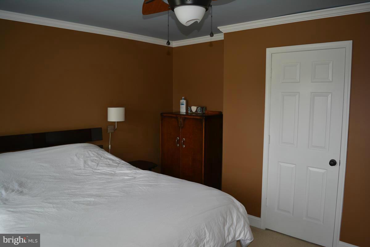 ENGLISH MEADOWS - Residential