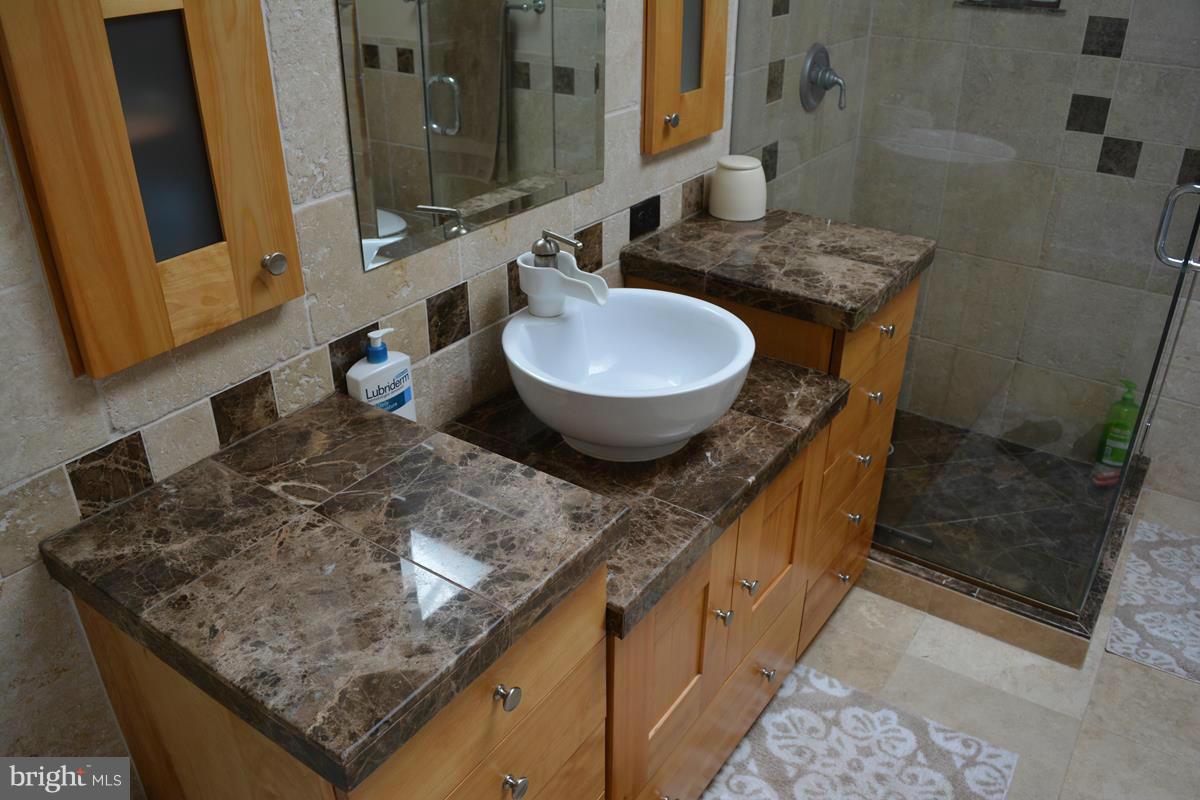 ENGLISH MEADOWS - Residential